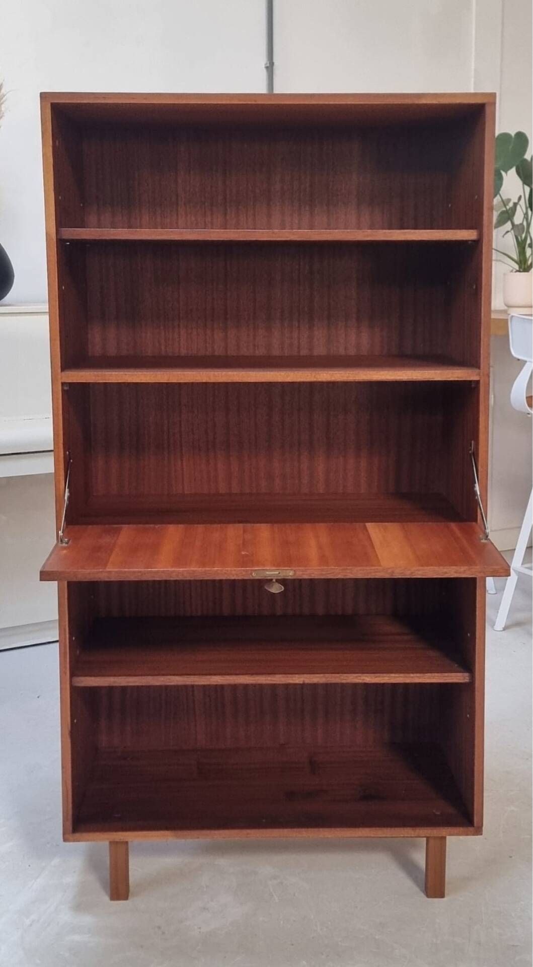 Mid-century highboard