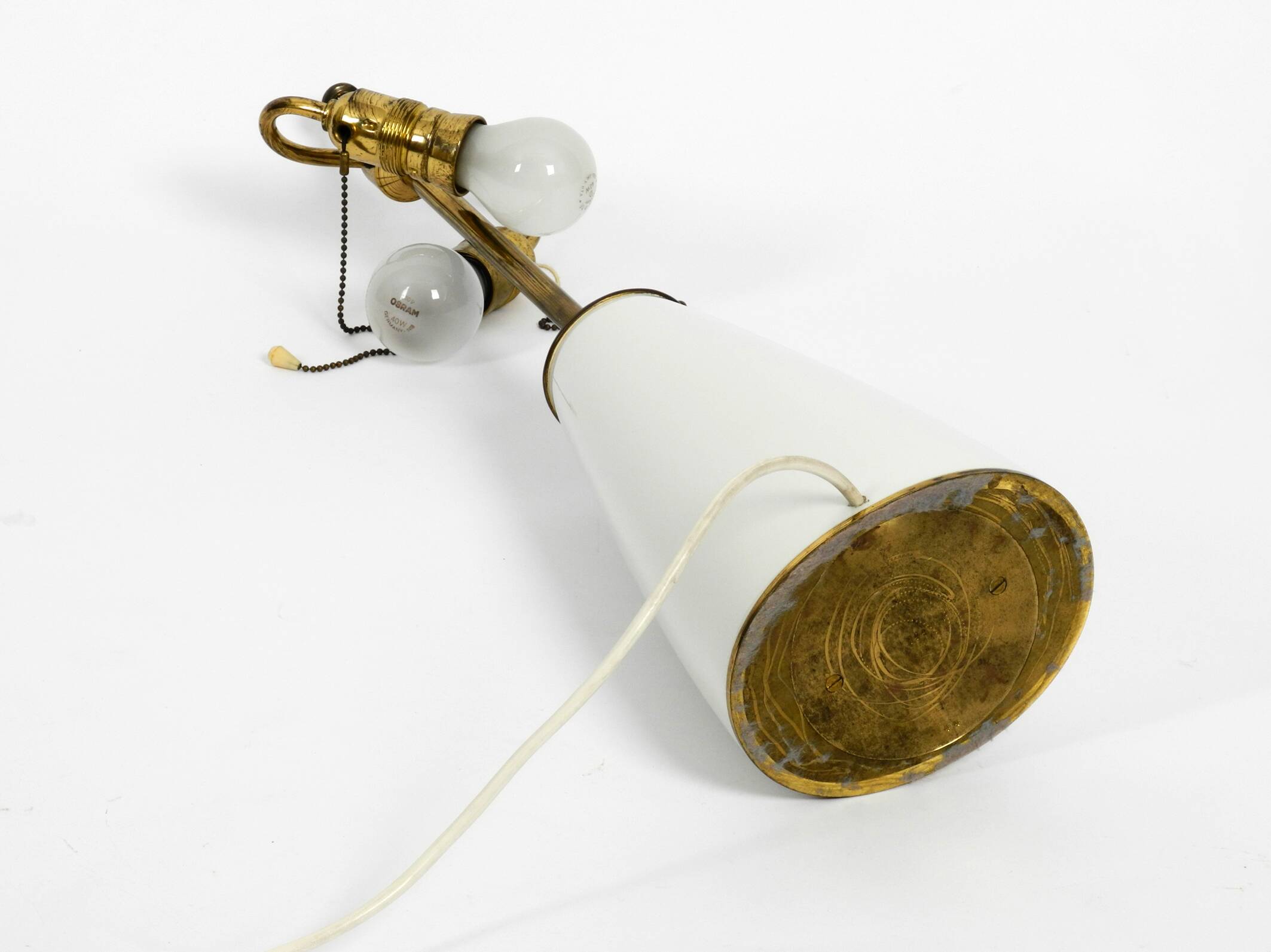 Large elegant 1960s KPM table lamp in porcelain and pleated silk lampshade