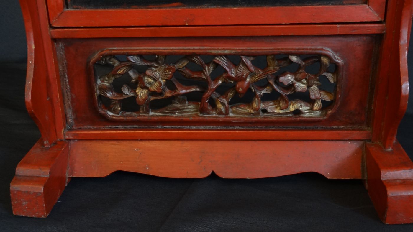 Ecran de lettré, chine xixème, bois sculpté laqué et doré h 52 cm