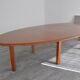 Grande table de conférence