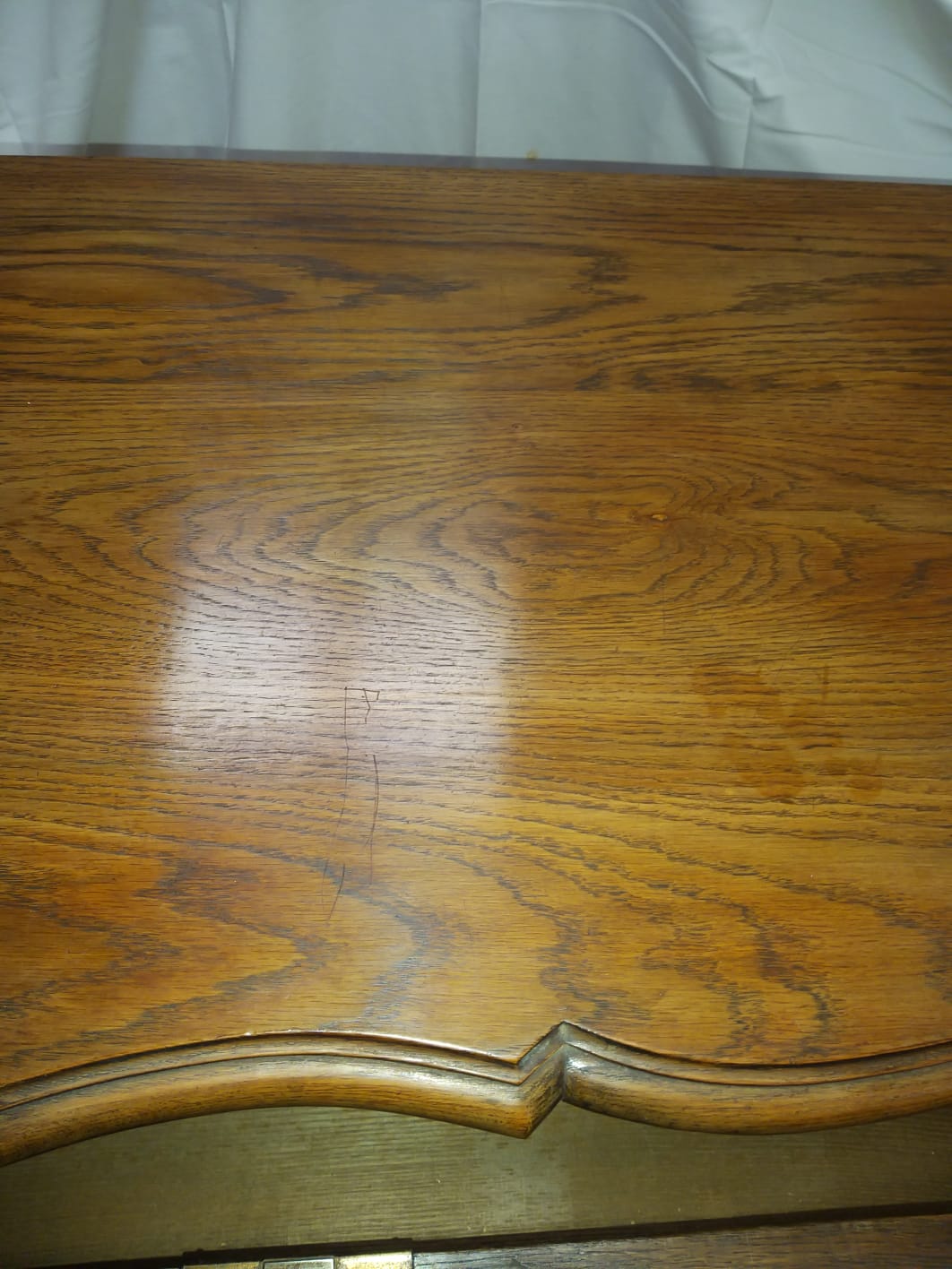 Chest of drawers crossbow