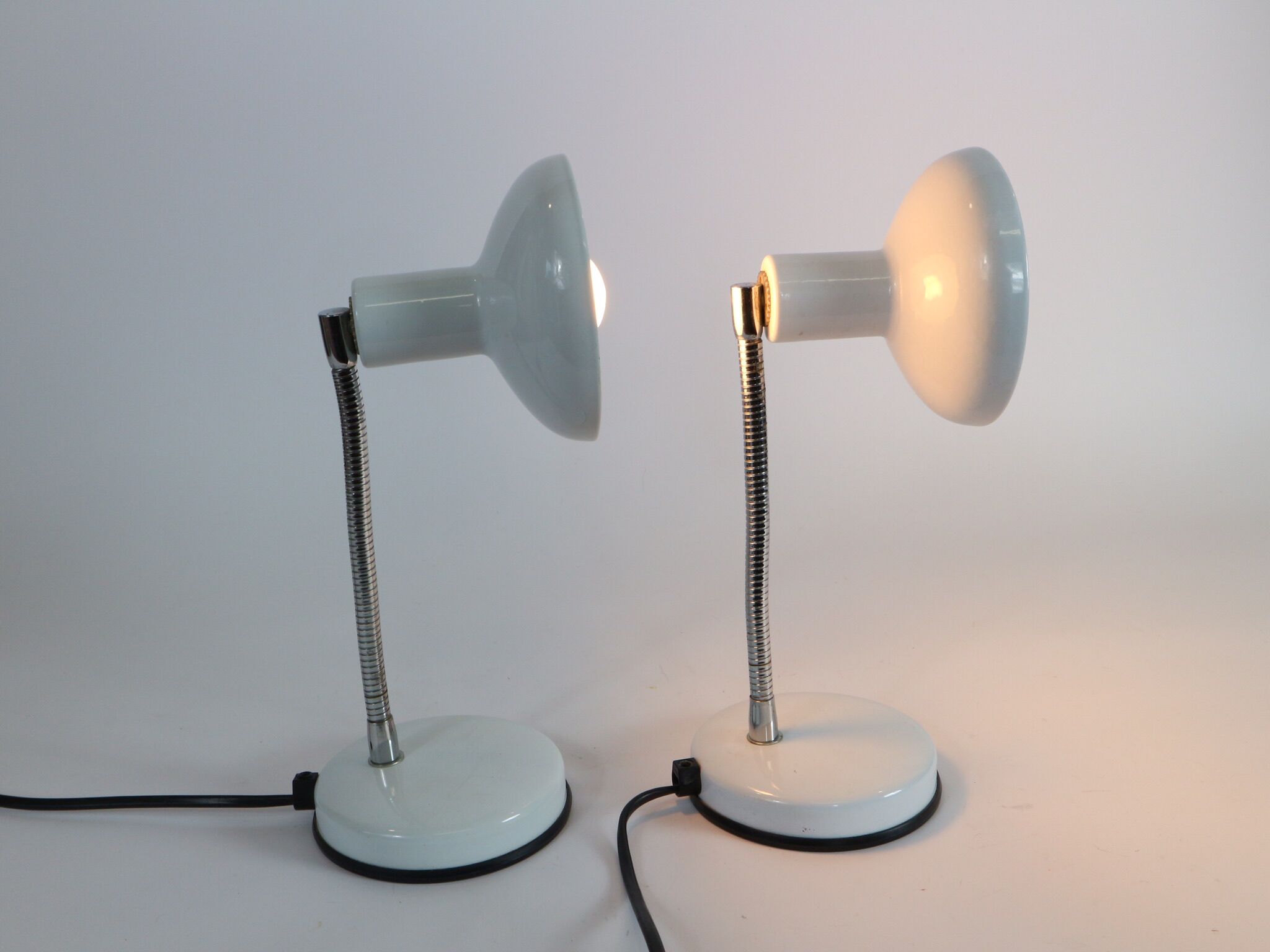 White couple table lamps Made in Italy by Veneta Lumi