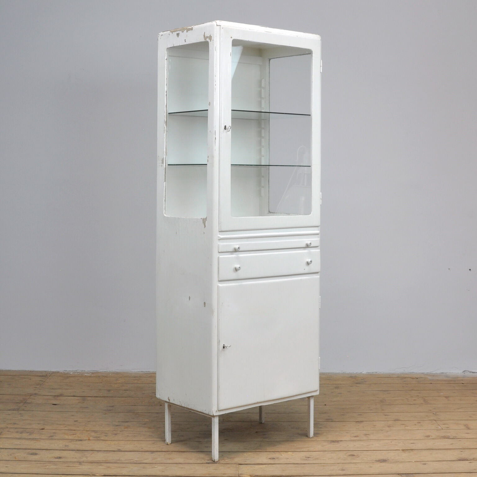 Cabinet médical en bois années 1950