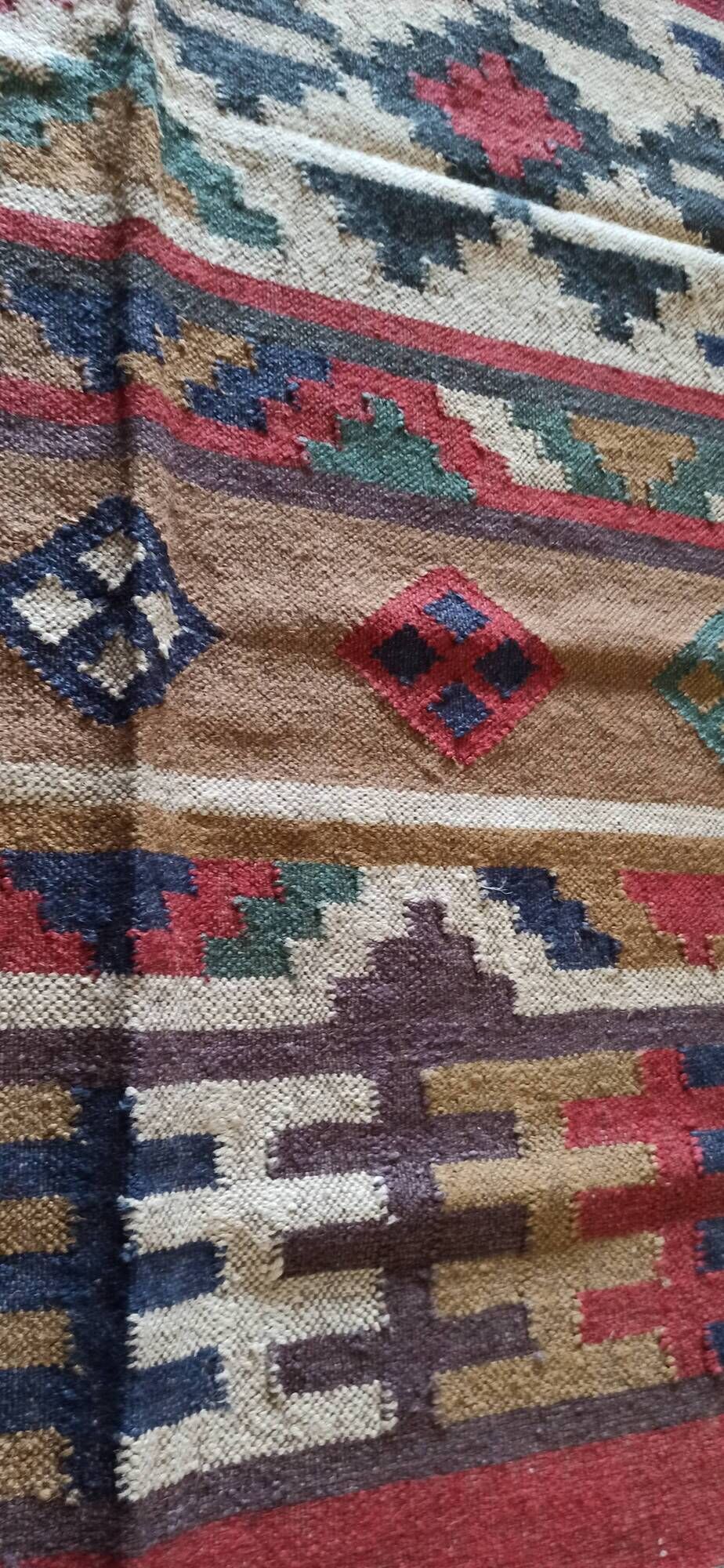 Kilim carpet in burlap and cotton. 120cm x 190cm