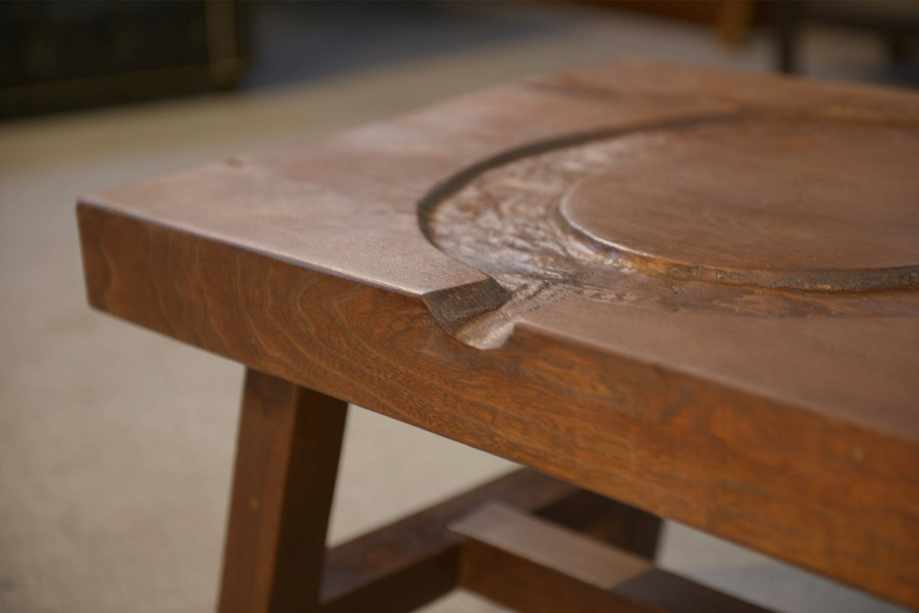 Table basse brutaliste en orme 1950’s