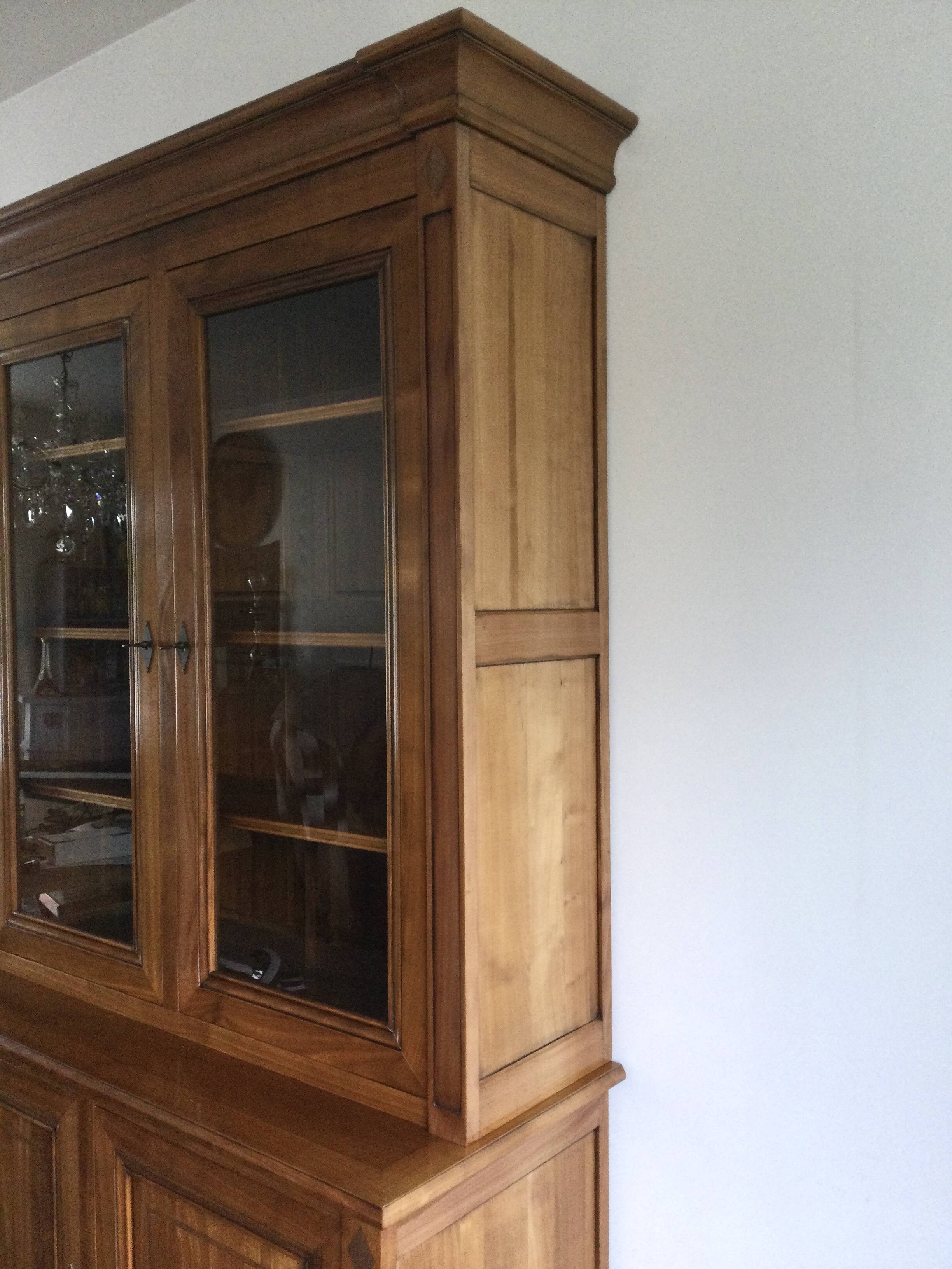 Louis Philippe display cabinet in cherry wood