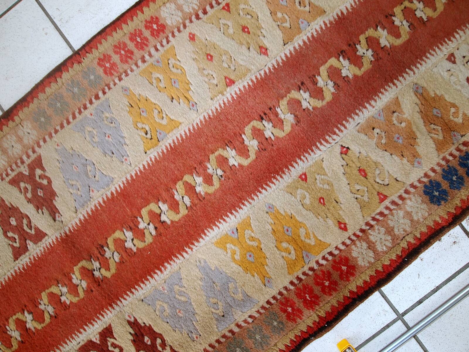 Tapis Couloir Vintage Turc Melas, Années 1950, Élégance et Authenticité