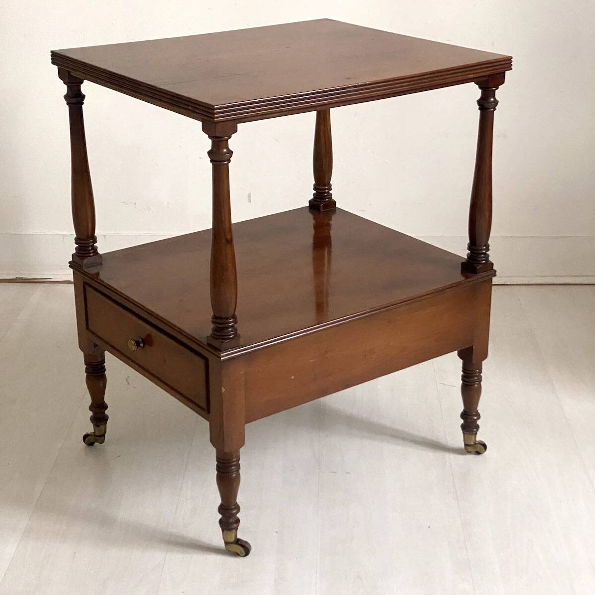 Table d'appoint desserte en acajou et placage d'acajou XIXème siècle