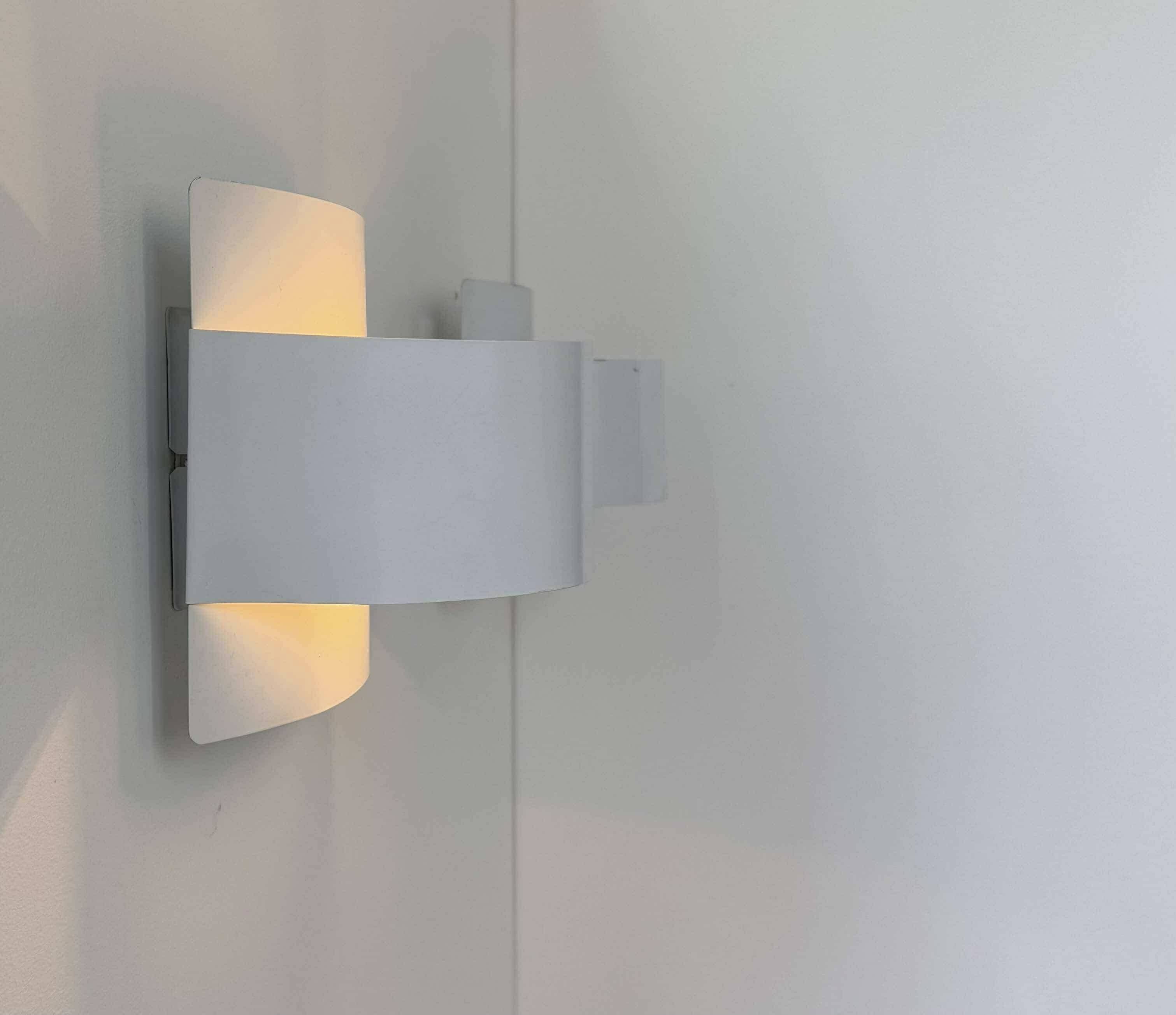 Pair of vintage wall lights, white lacquered metal, Peter Celsing Sweden 1960