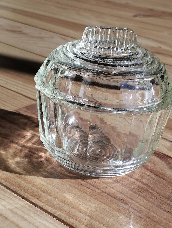 Pale green tinted glass bonbonnière – Delicate vintage shade
