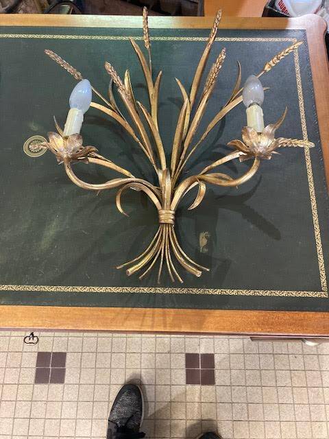 Ear of wheat wall light