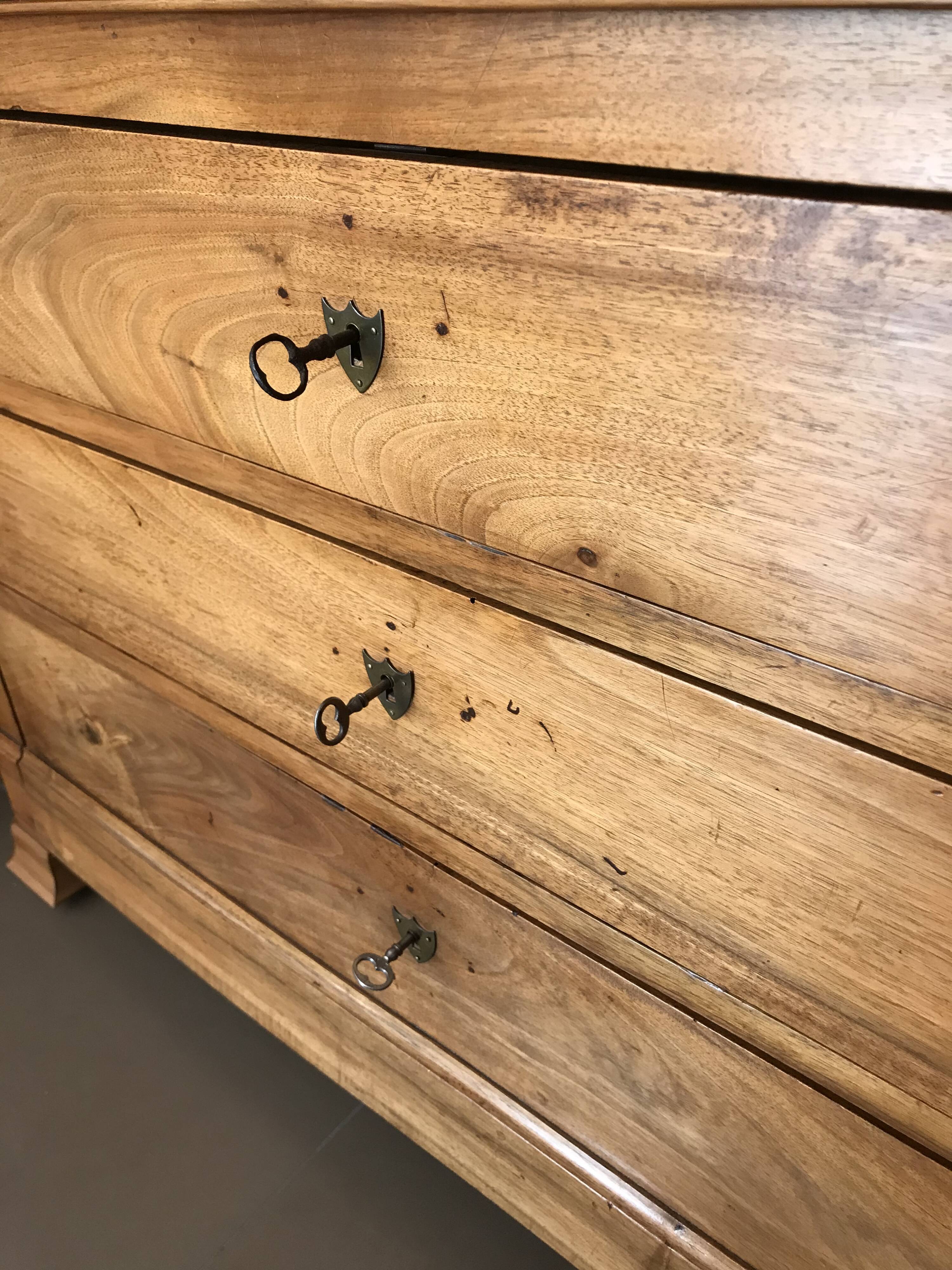 Commode louis philippe en noyer