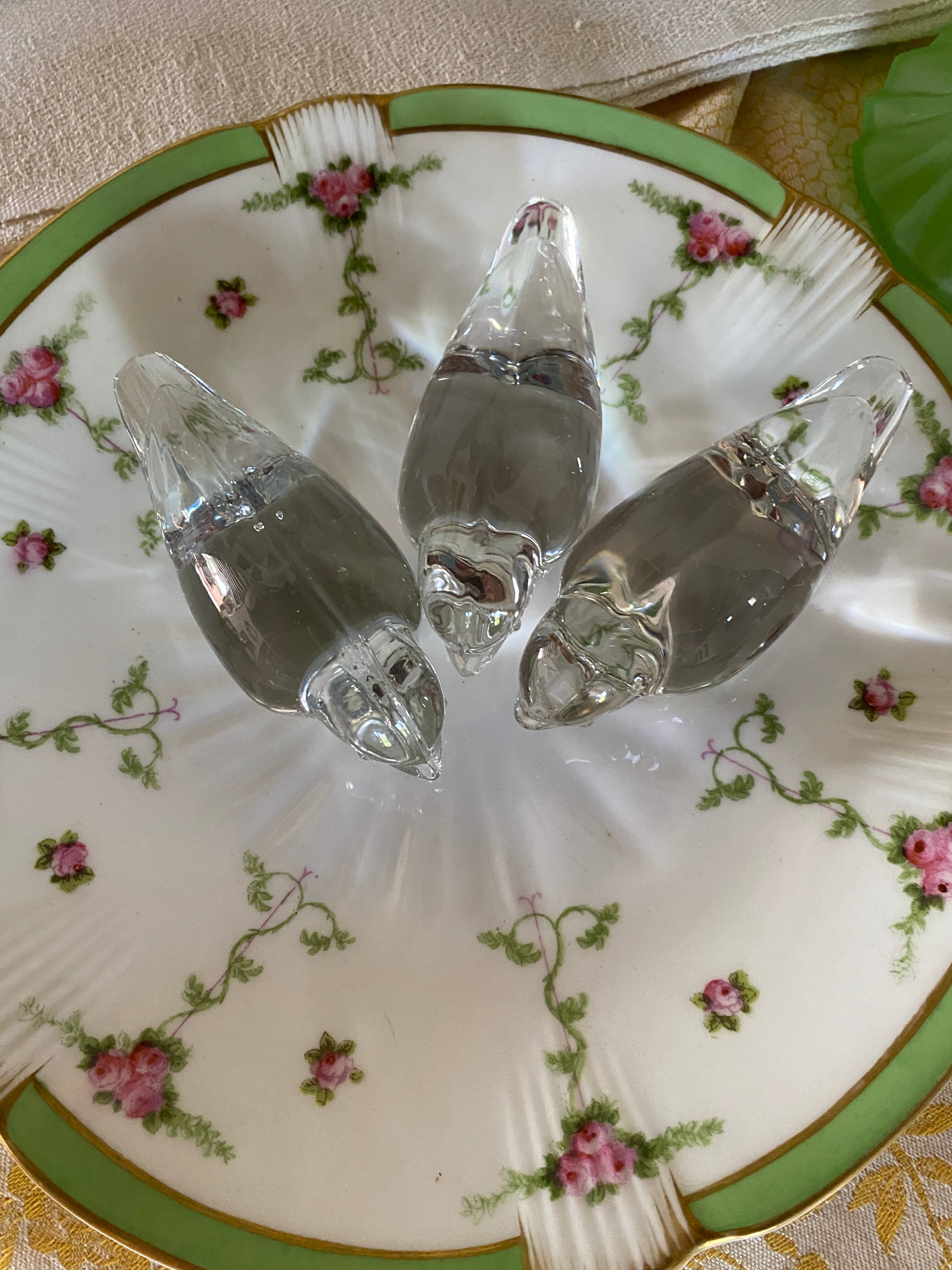 English porcelain cake dish