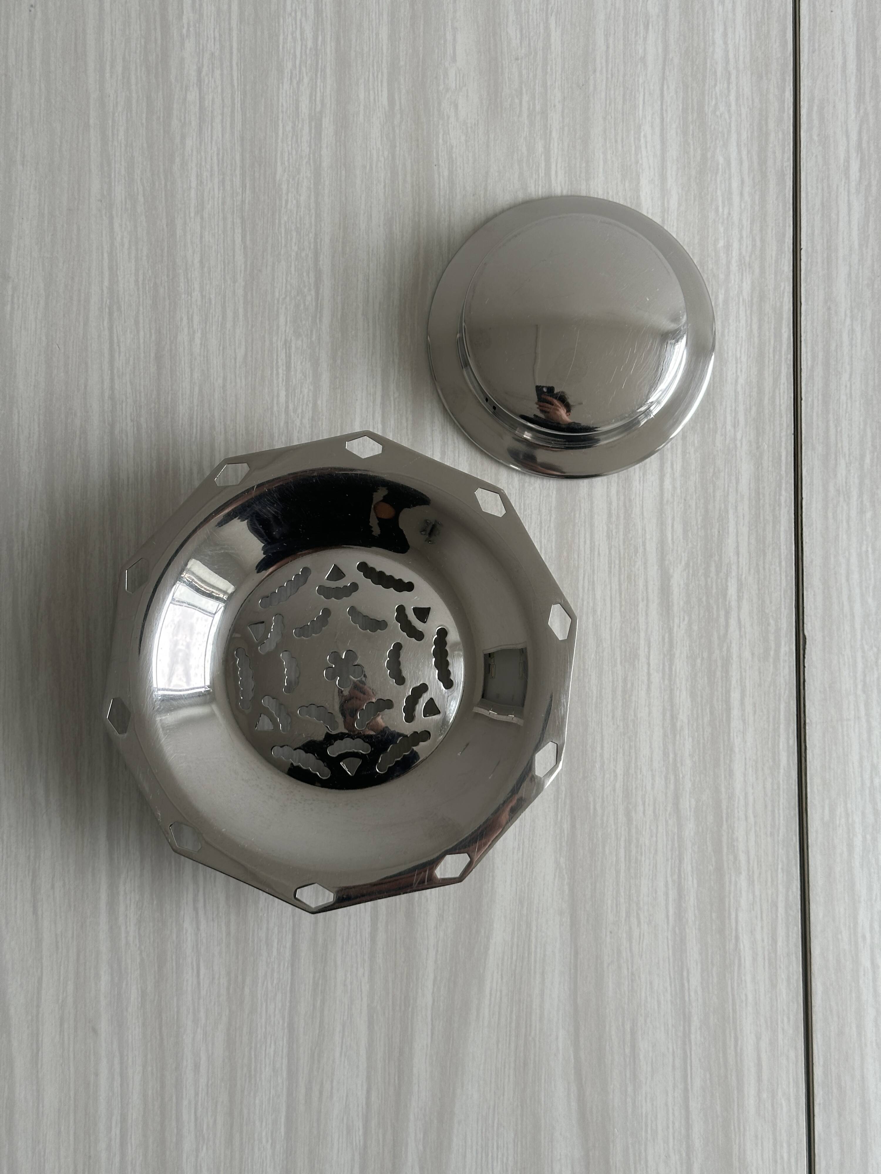 Coquillor butter dish in shiny silver metal