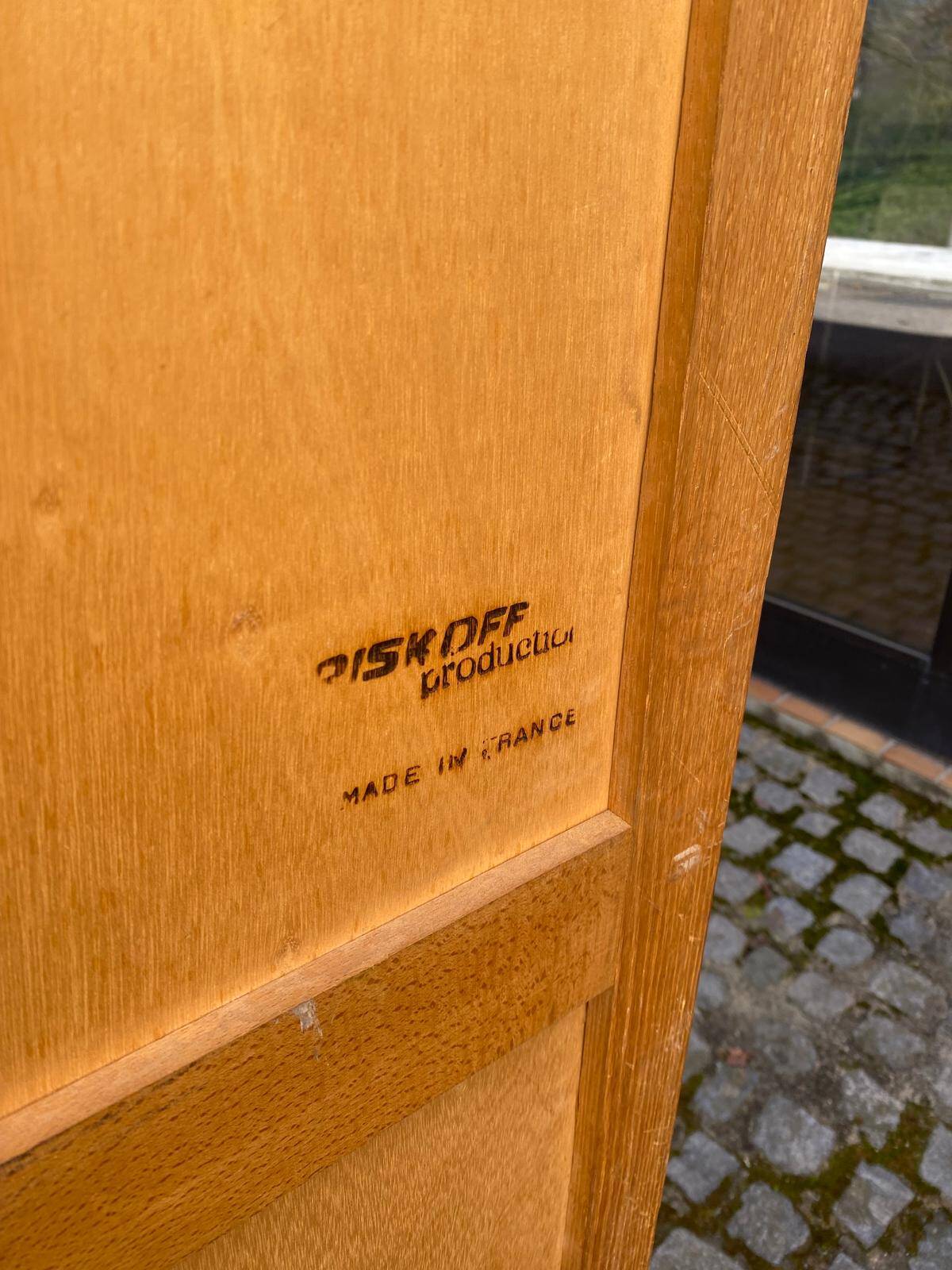 Armoire d'internat Louis XV rénovée en chêne brut bonnetière Riskoff