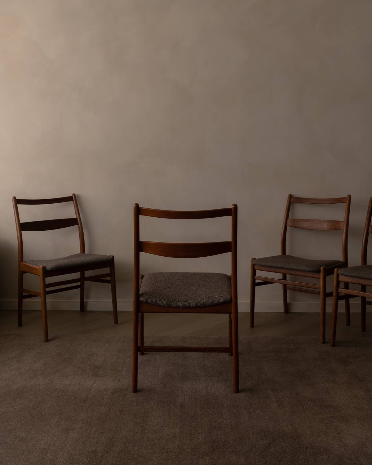 Ensemble de 4 chaises de salle à manger en teck ‘Minett’ de Yngve Ekström pour Troeds, Suède, 1960.