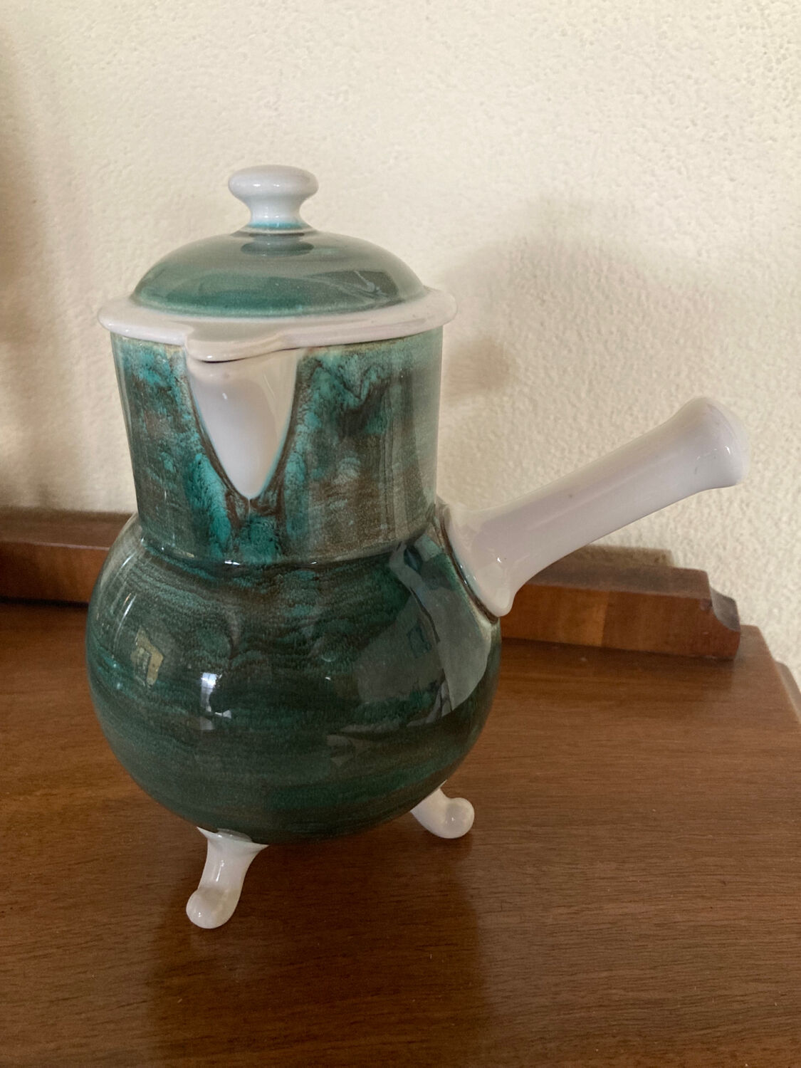Tripod chocolate pot, Gien earthenware, vintage 60s