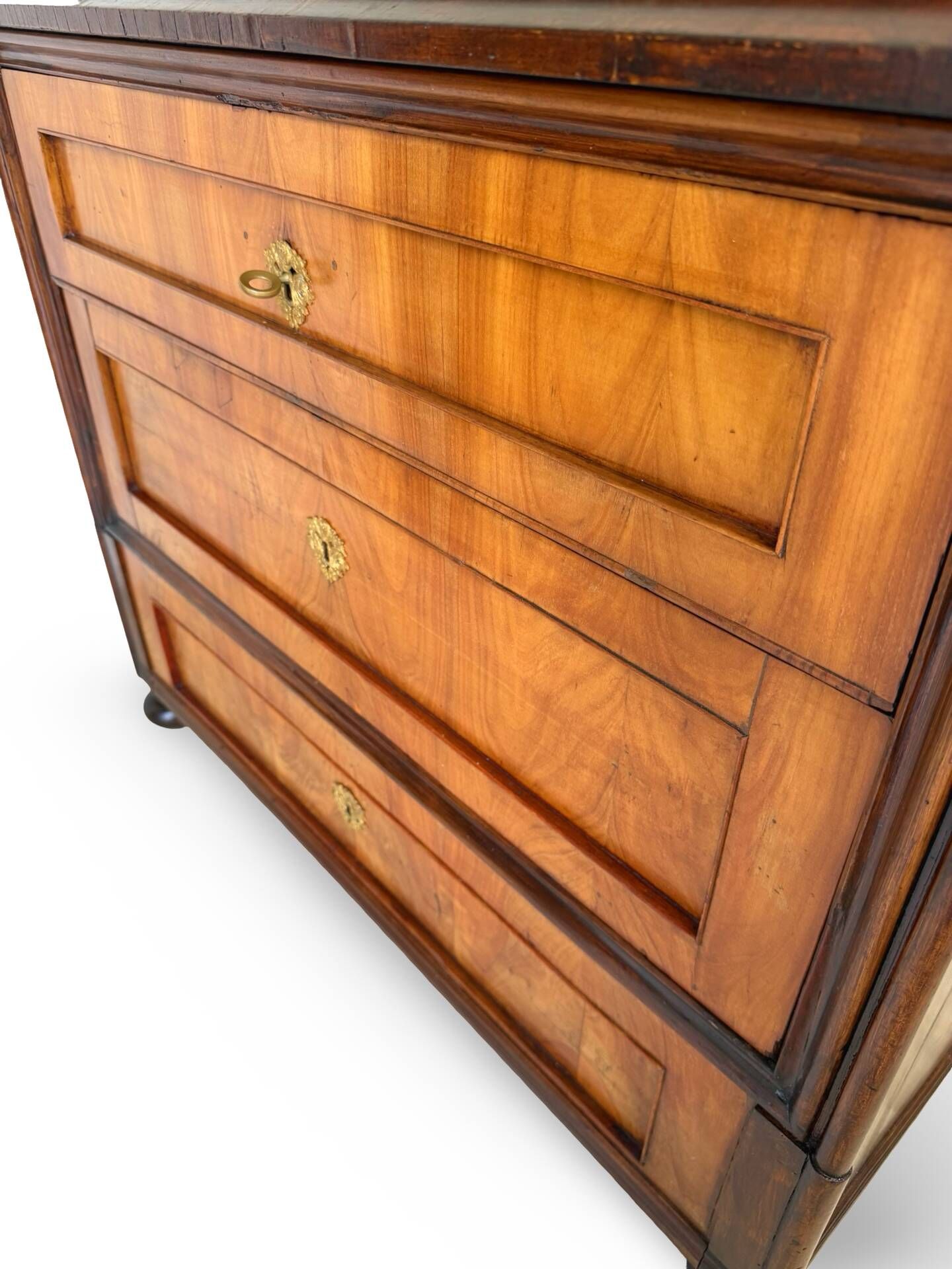 Small Antique walnut and walnut veneered Chest of Drawers – Neoclassic
