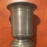 Tasse en étain