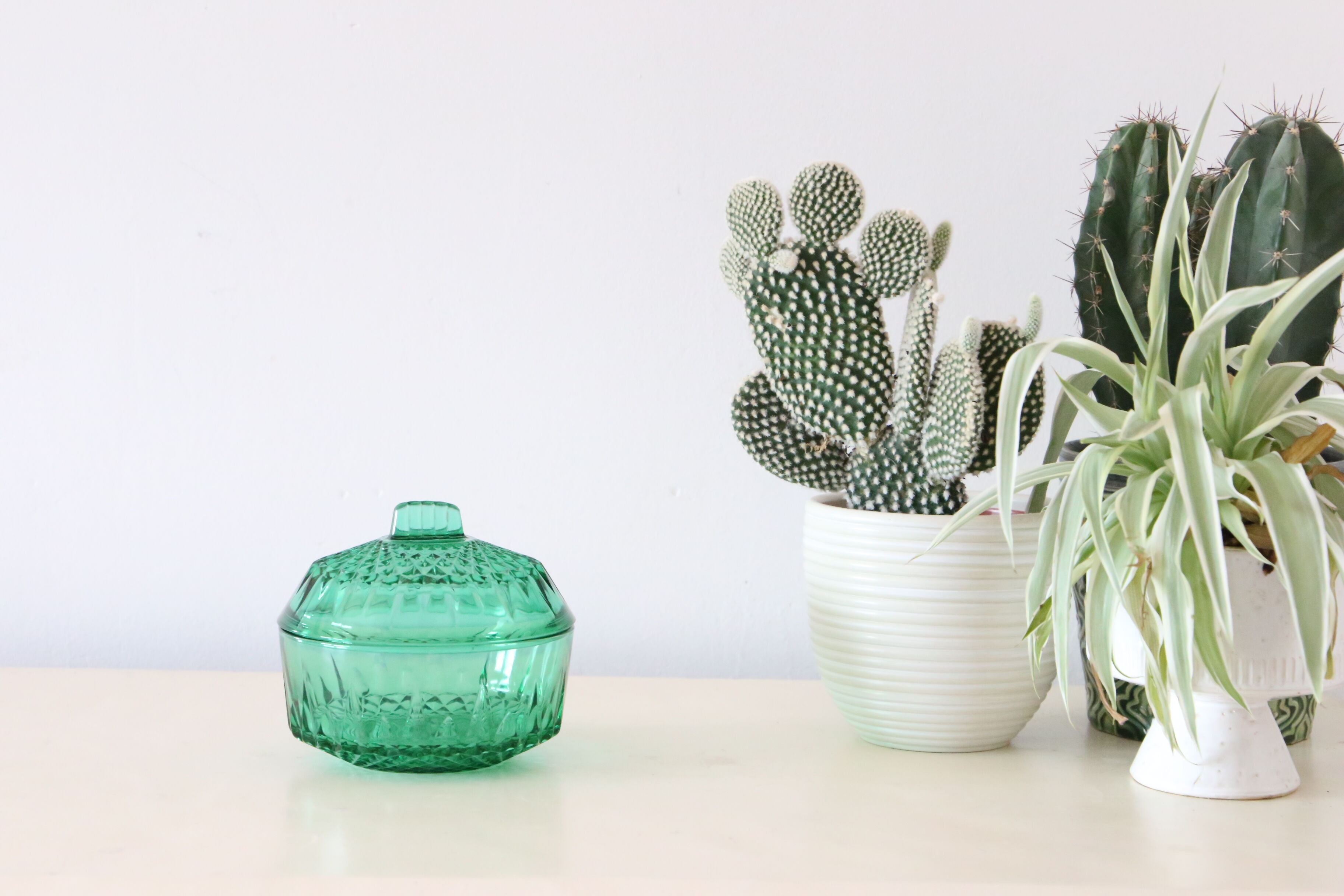 Bonbonnière en verre vert