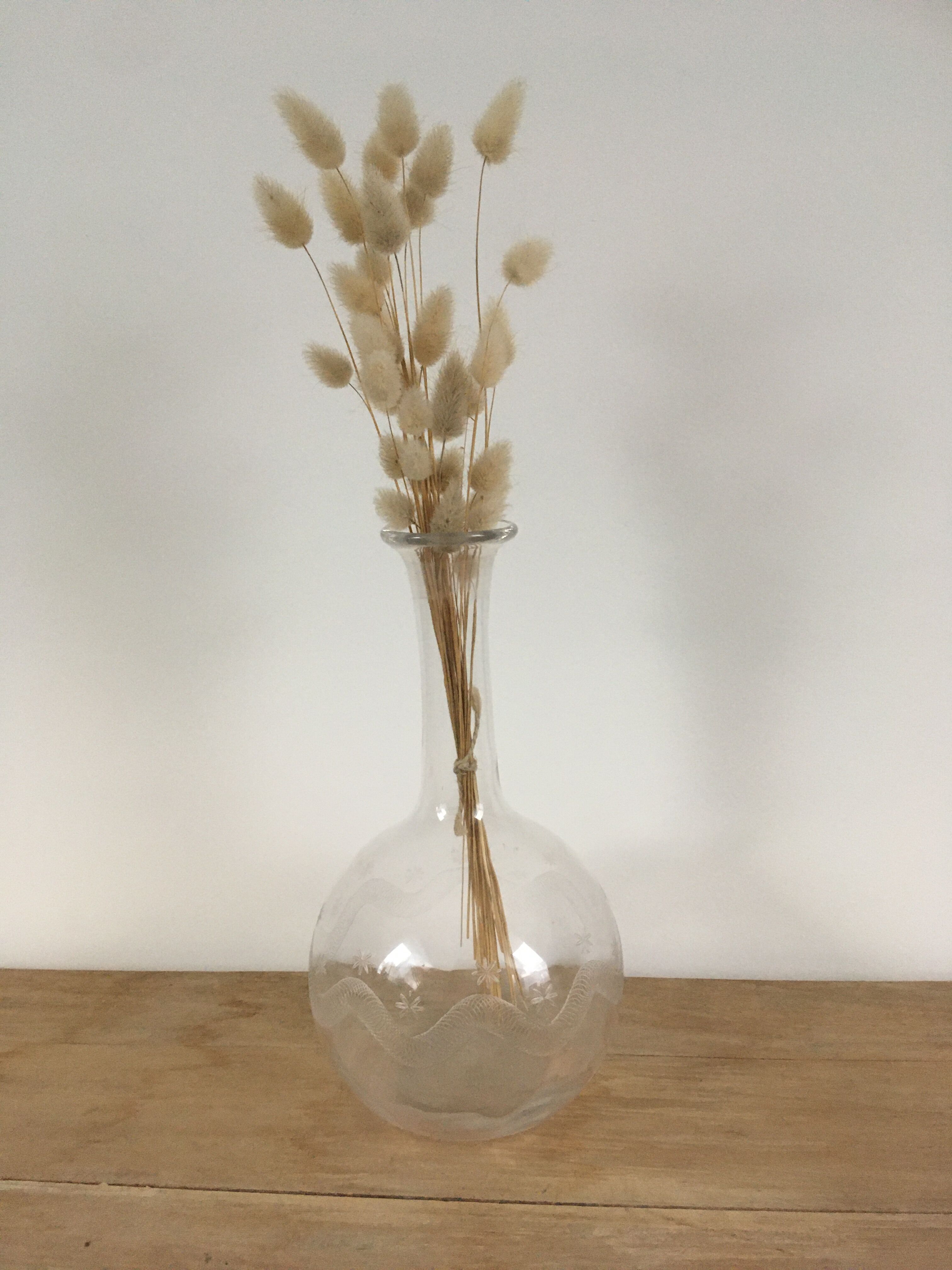 Glass decanter engraved "stars"