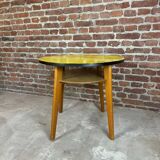 Vintage coffee table with shelf