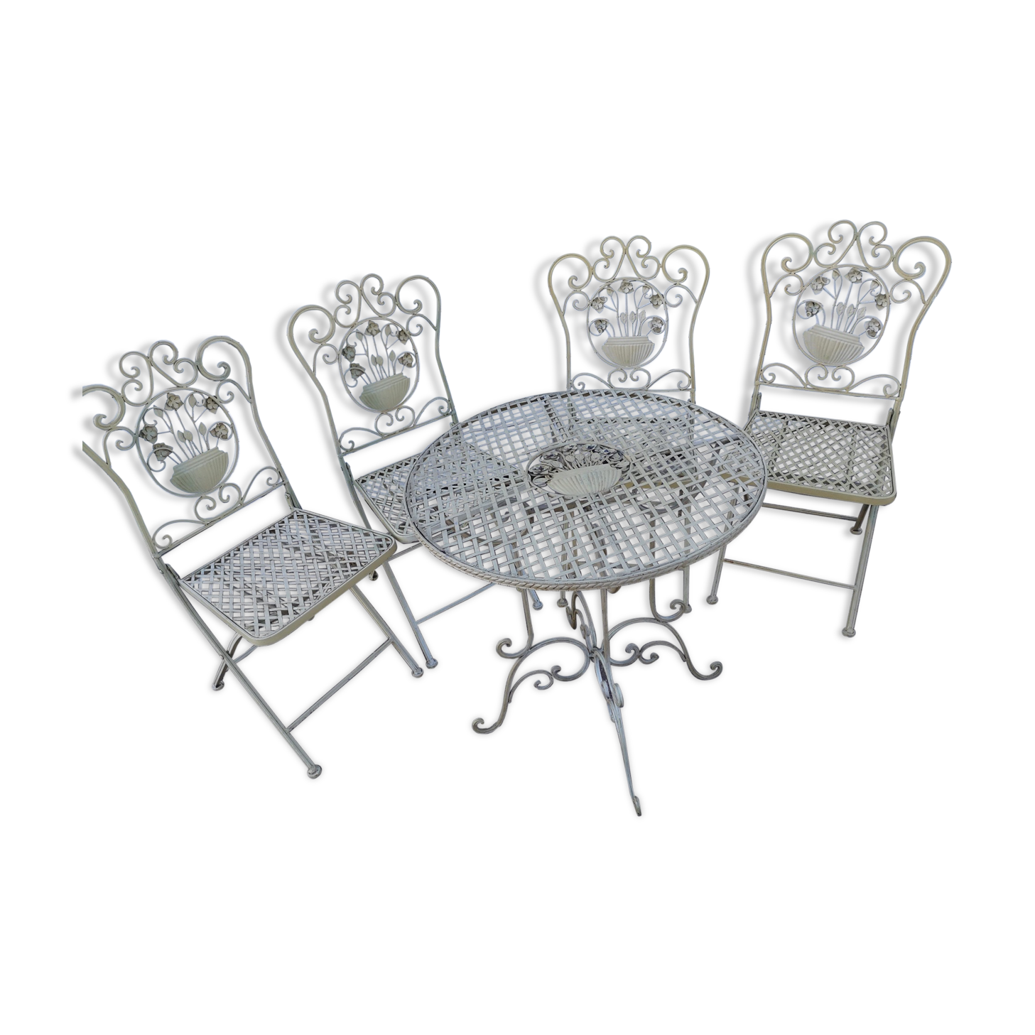 wrought iron garden lounge