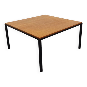 Table basse carrée moderniste vintage en teck et métal noir des années 60