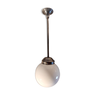 Suspension Art déco  boule opaline blanche type lampe de brasserie