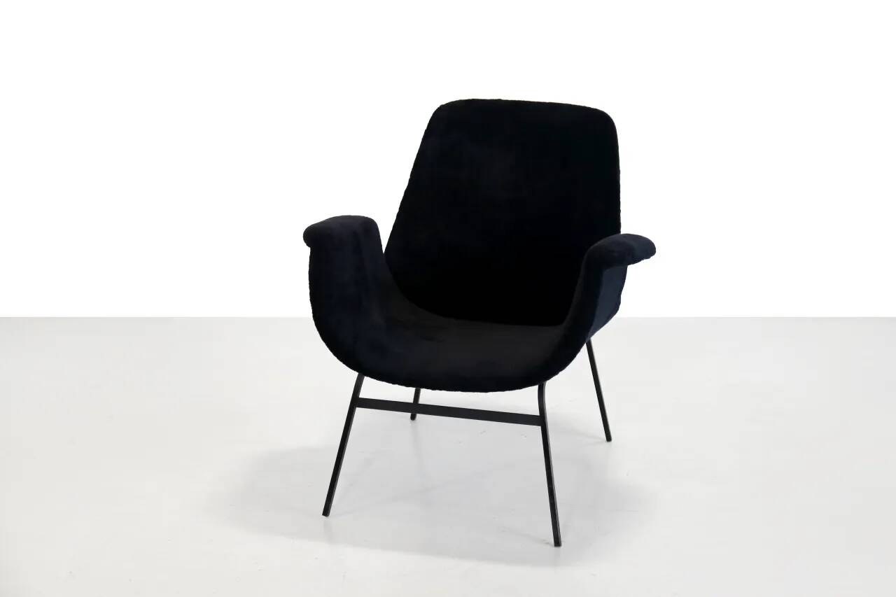 Vintage Italian armchair in black velvet attributed to Gastone Rinaldi