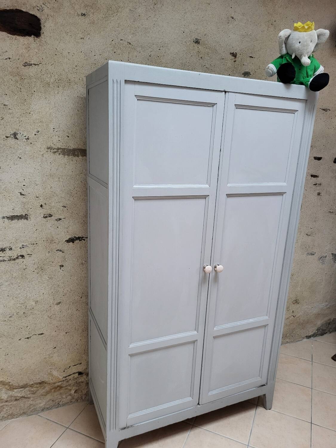 Armoire parisienne