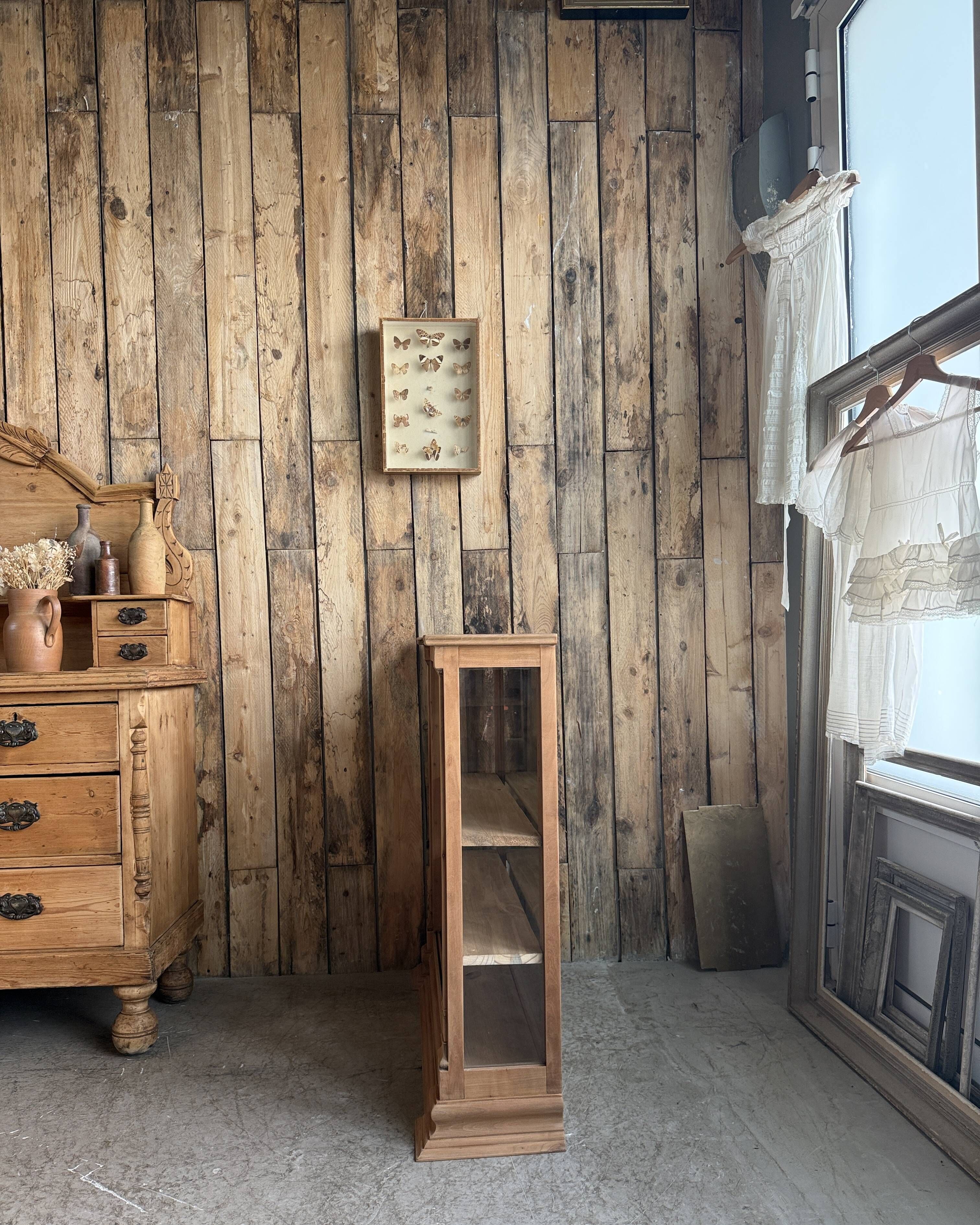 Ancien présentoir de commerce (rénové)
