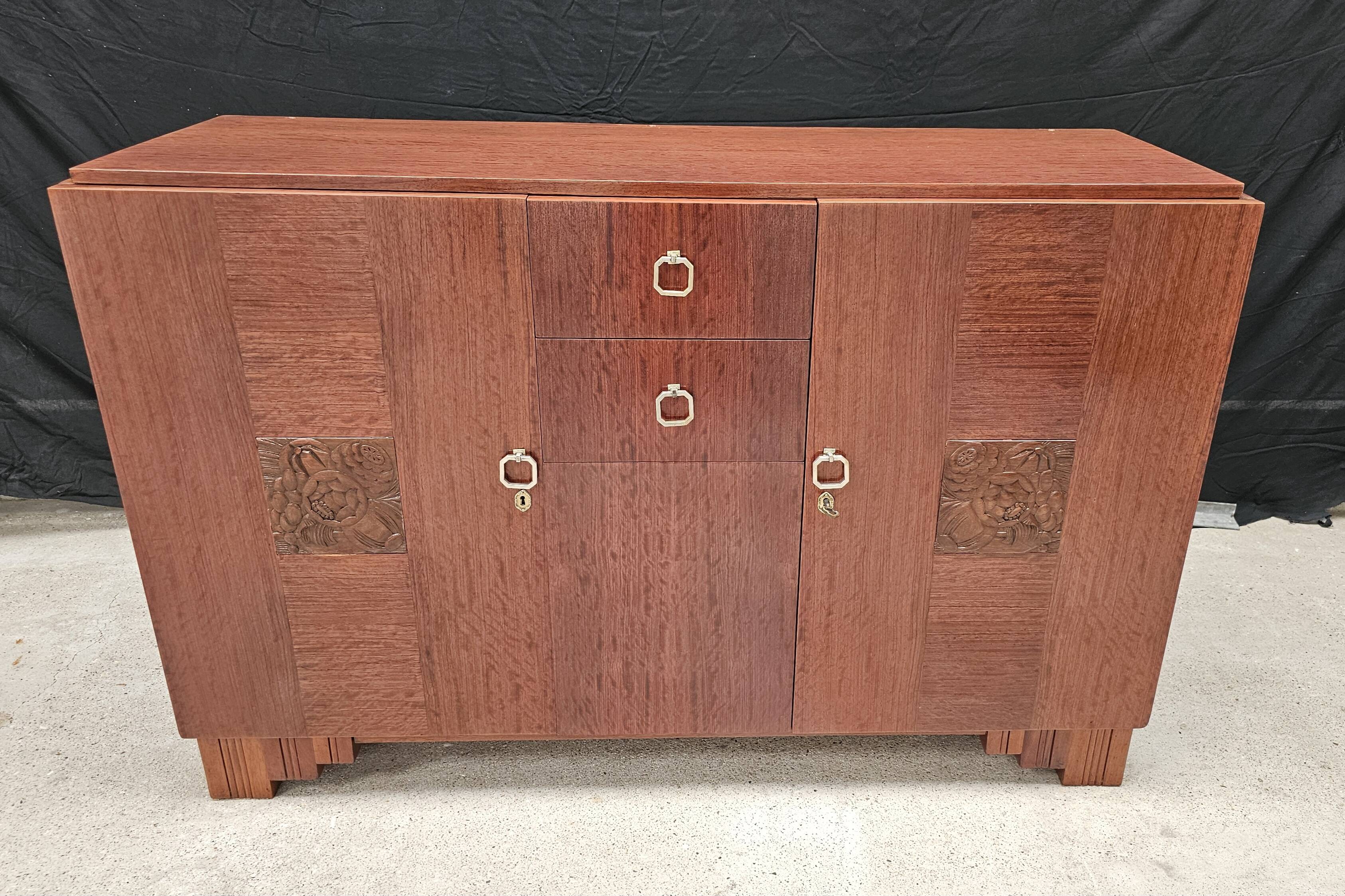 Art Deco buffet by Saddier & Fils in solid rosewood and veneer.