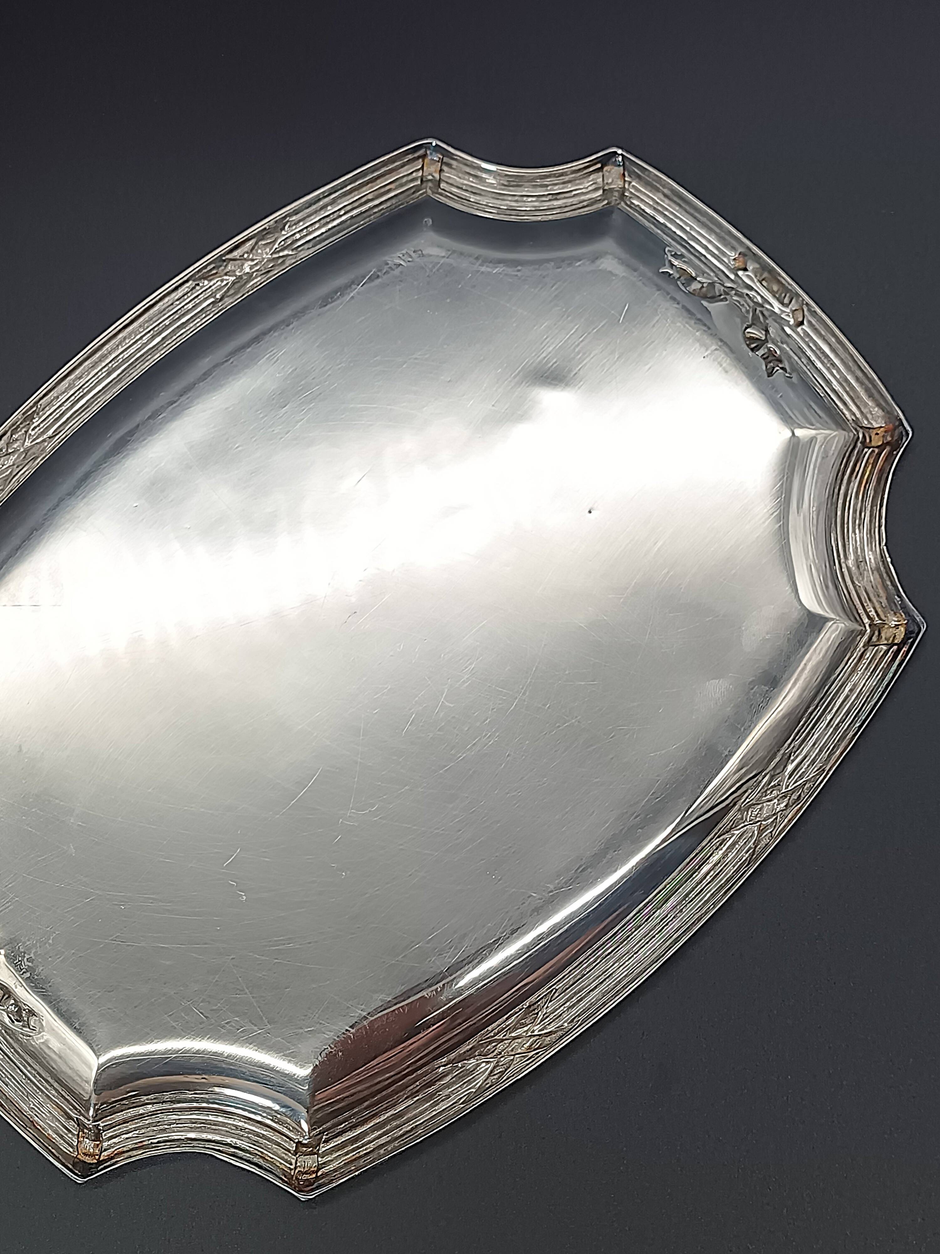 Refined small serving tray or rectangular catch-all with rounded corners.
