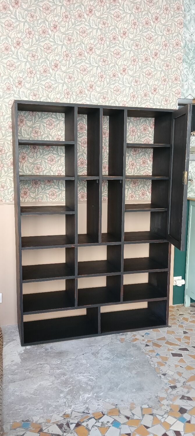 Cabinet with lockers