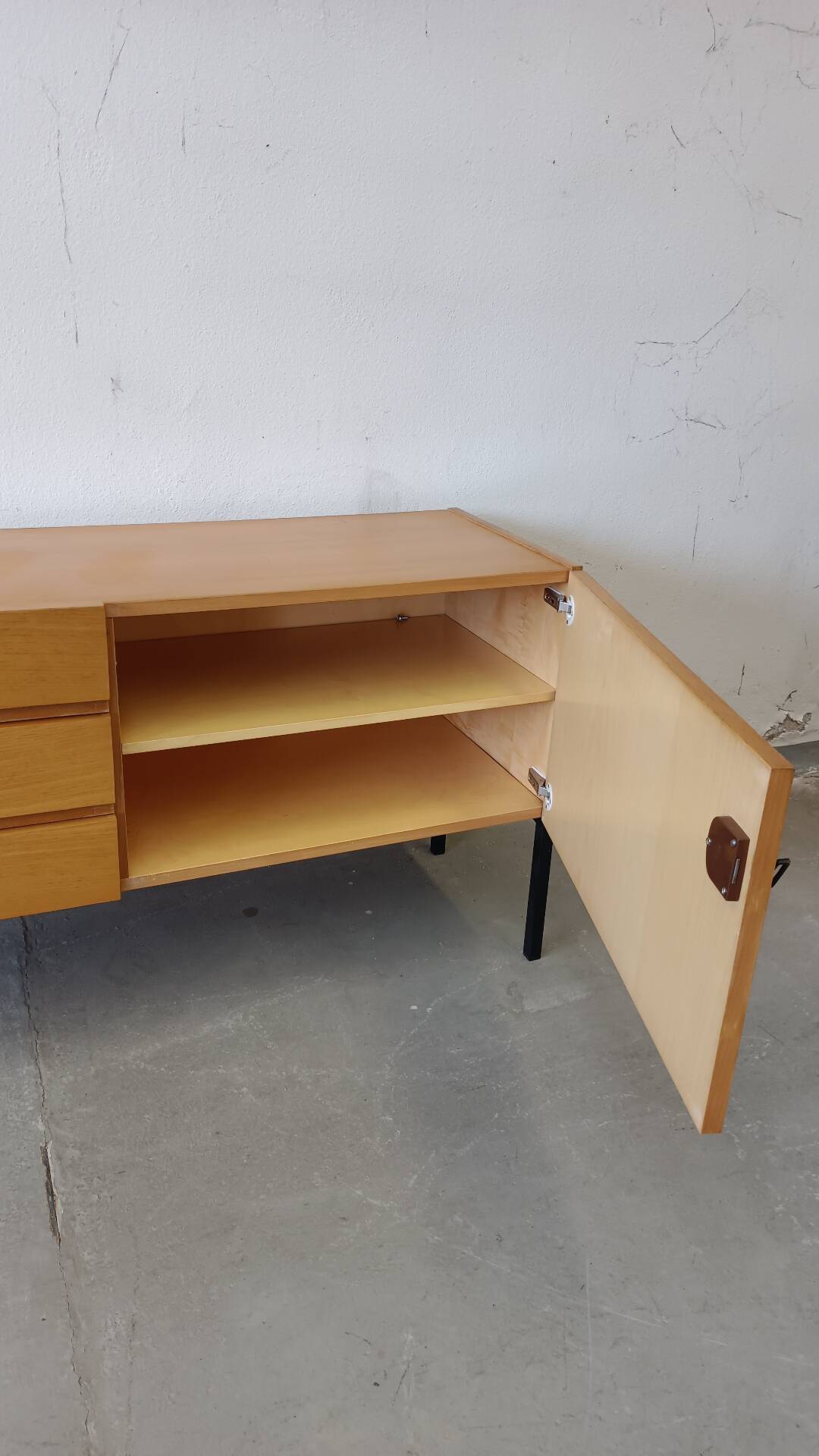Modernist buffet