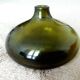 Petit vase boule en verre fait main vert foncé