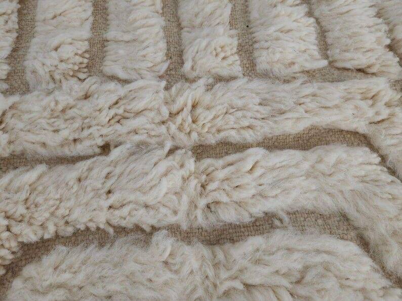 Handmade pure wool rug, size 150 x 250 cm.