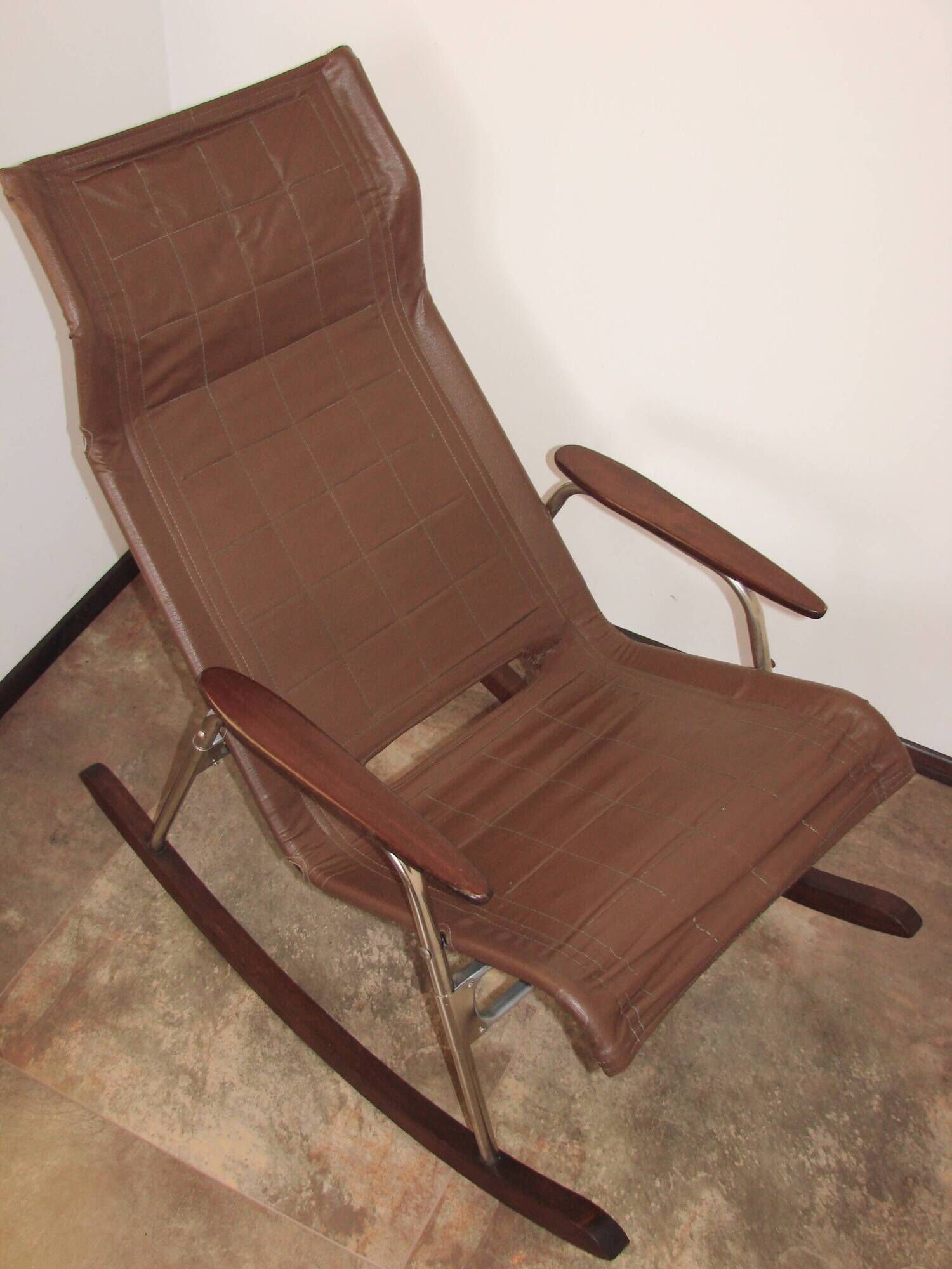Folding rocking chair designed by Takeshi Nii, 1950s.