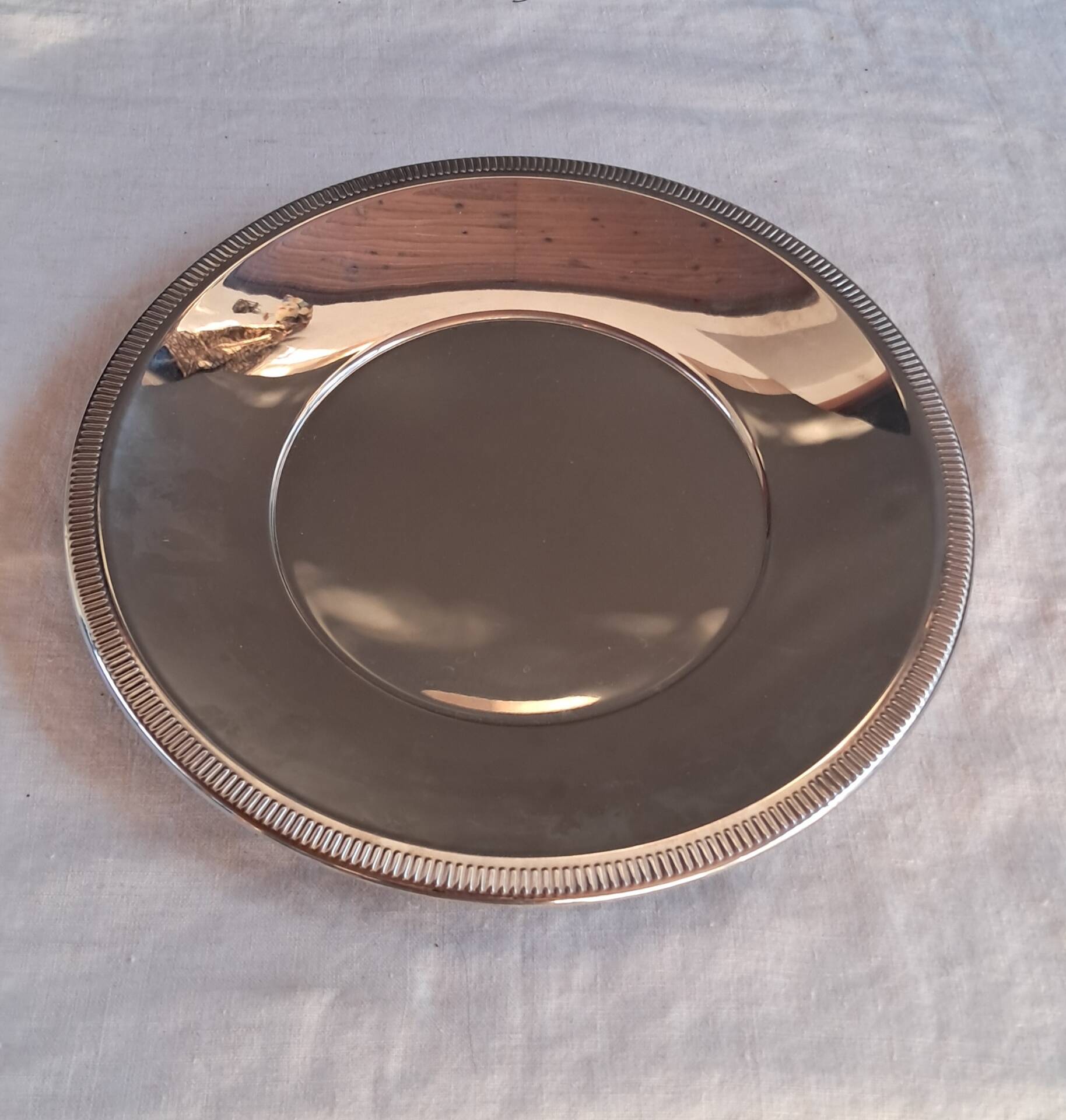Round serving platter in 18/10 stainless steel "Perles" with original box – Jea