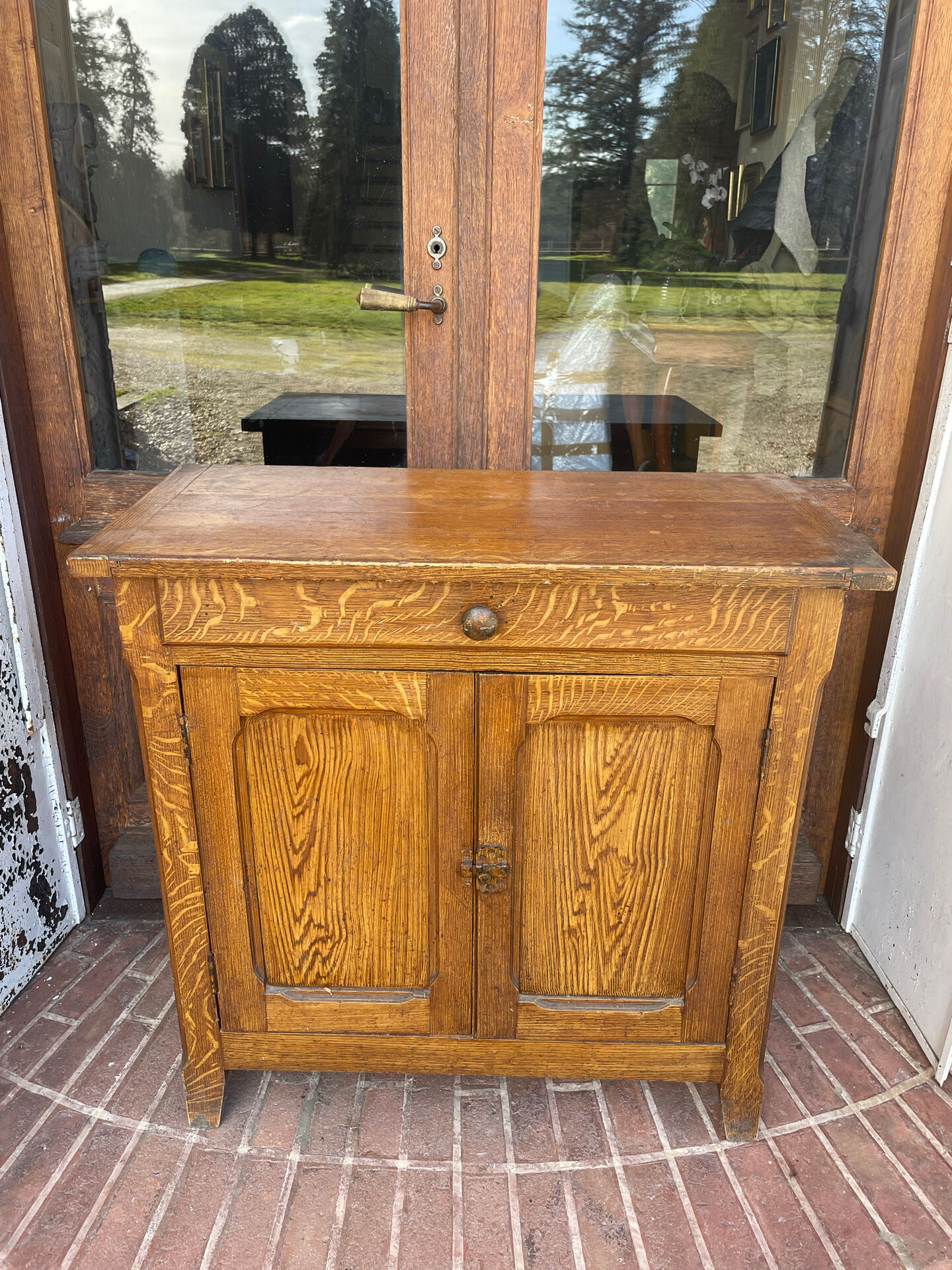 Old Parisian Buffet