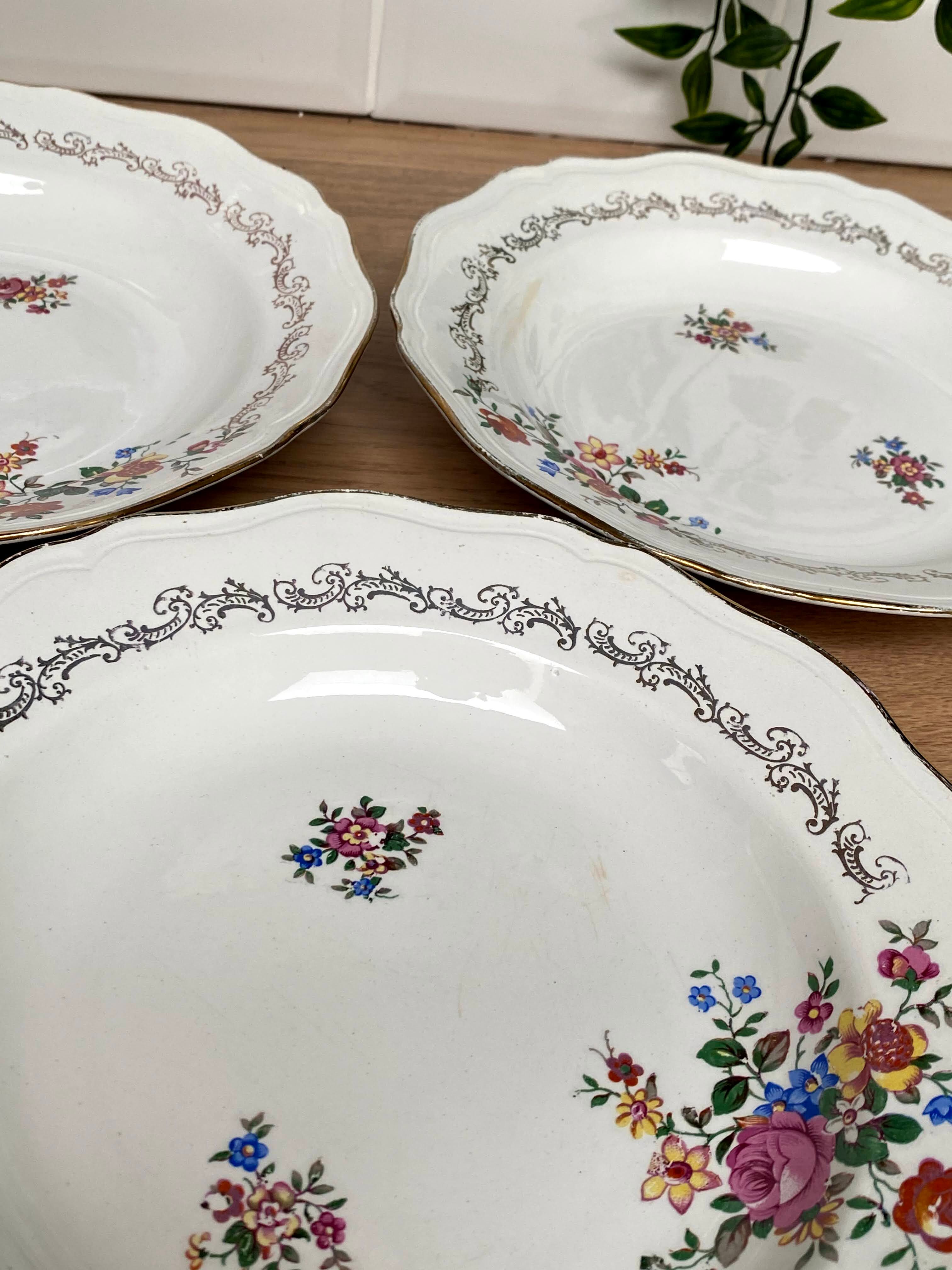 Set of 3 hollow plates The Almond Mira