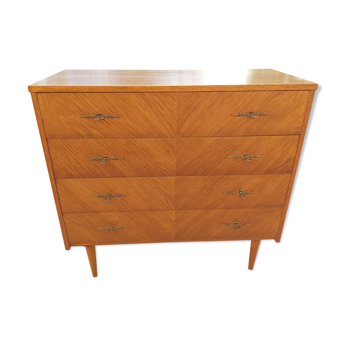 Oak chest of drawers