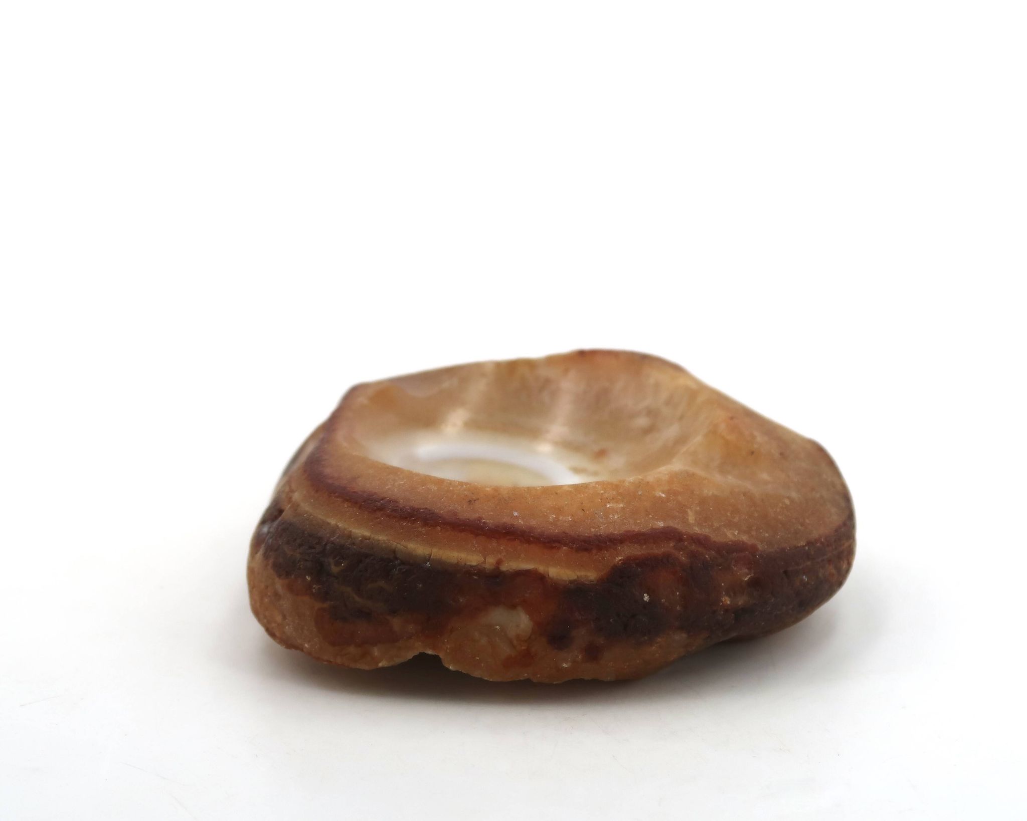 Brown-orange ashtray and pocket tray in natural agate, vintage 1970s.