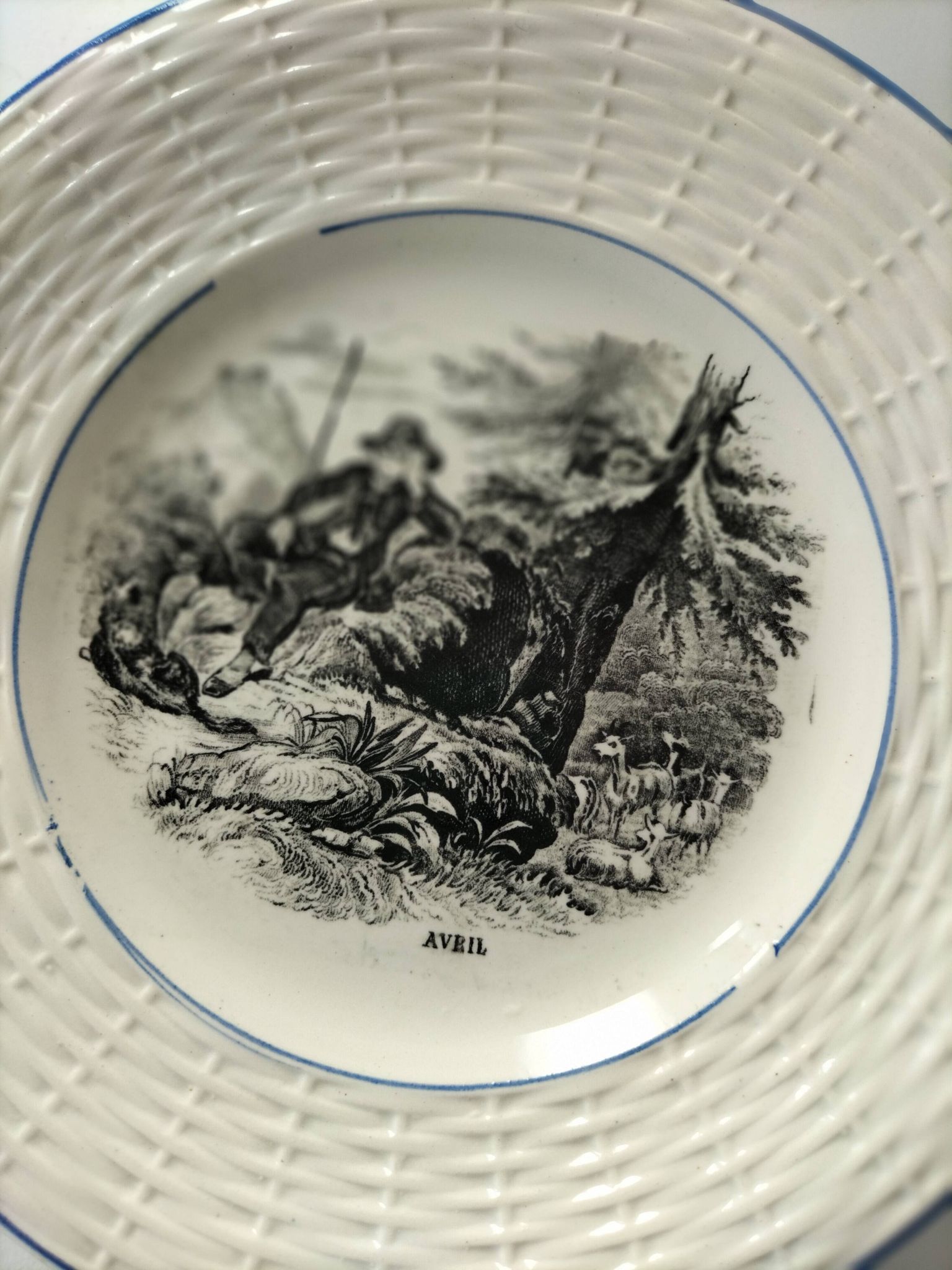 Complete set of 12 plates Digoin Sarreguemines – The 12 months (1900-1920)