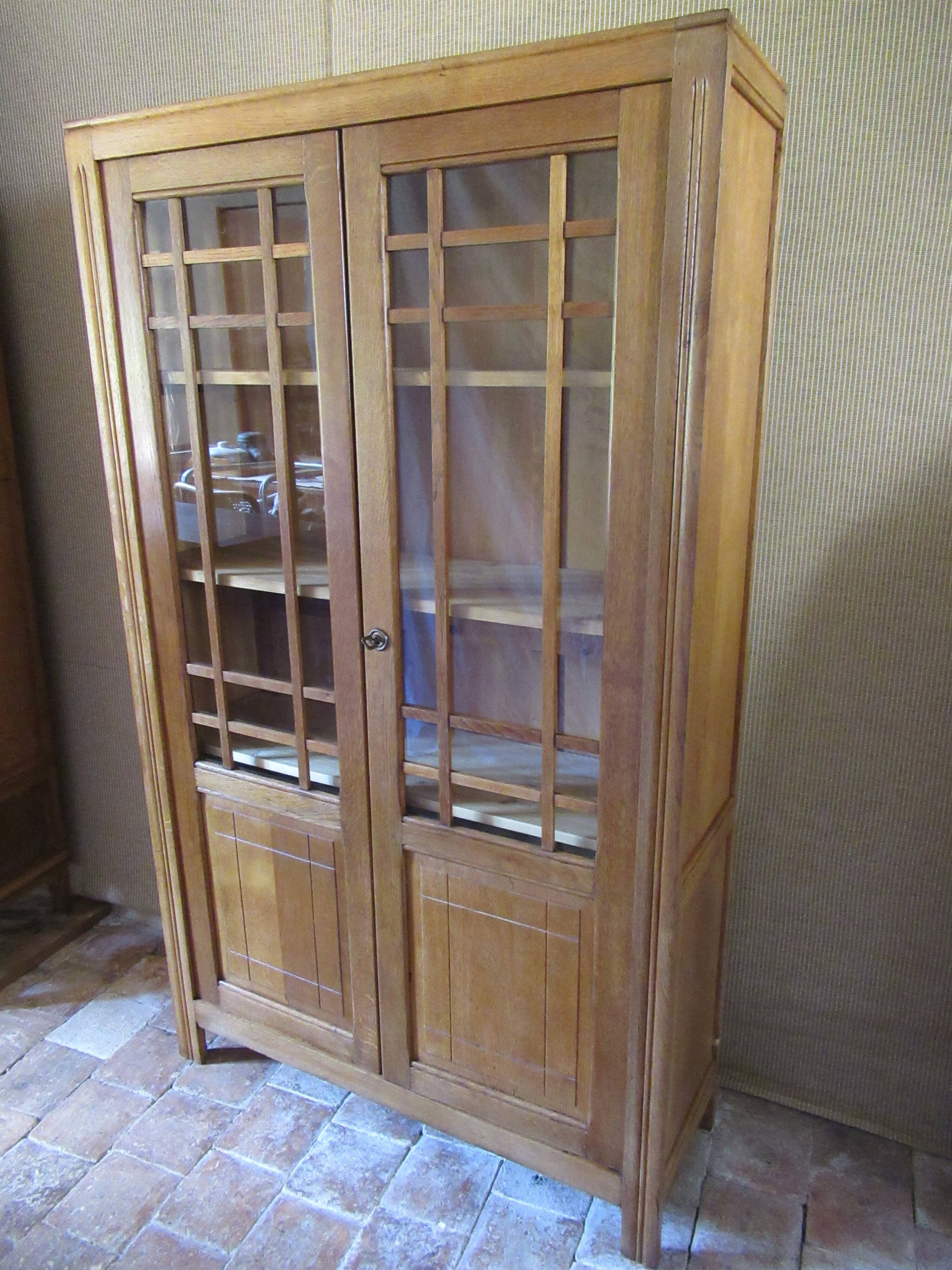 Armoire parisienne vitrée