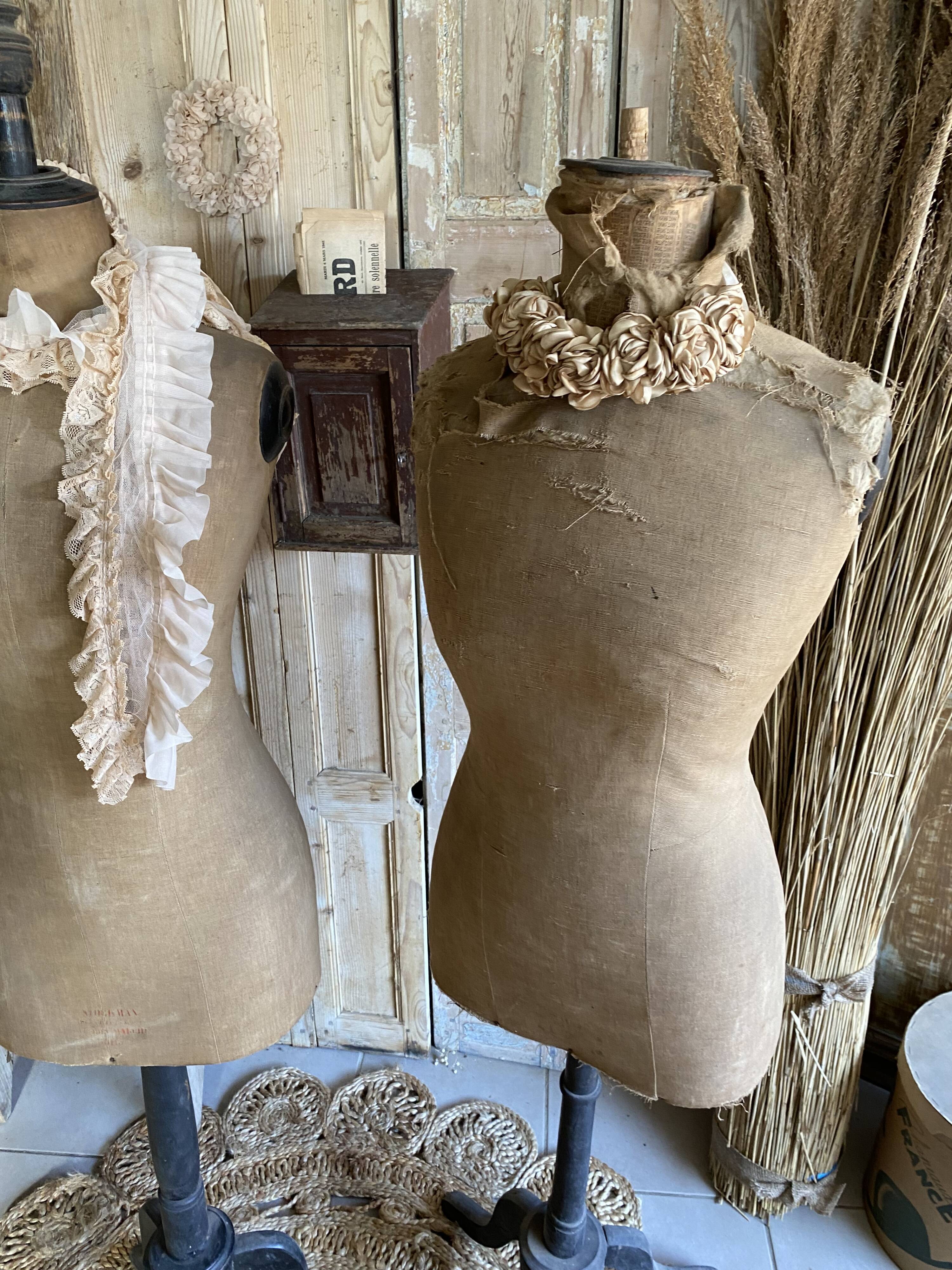 Former sewing mannequin the turner