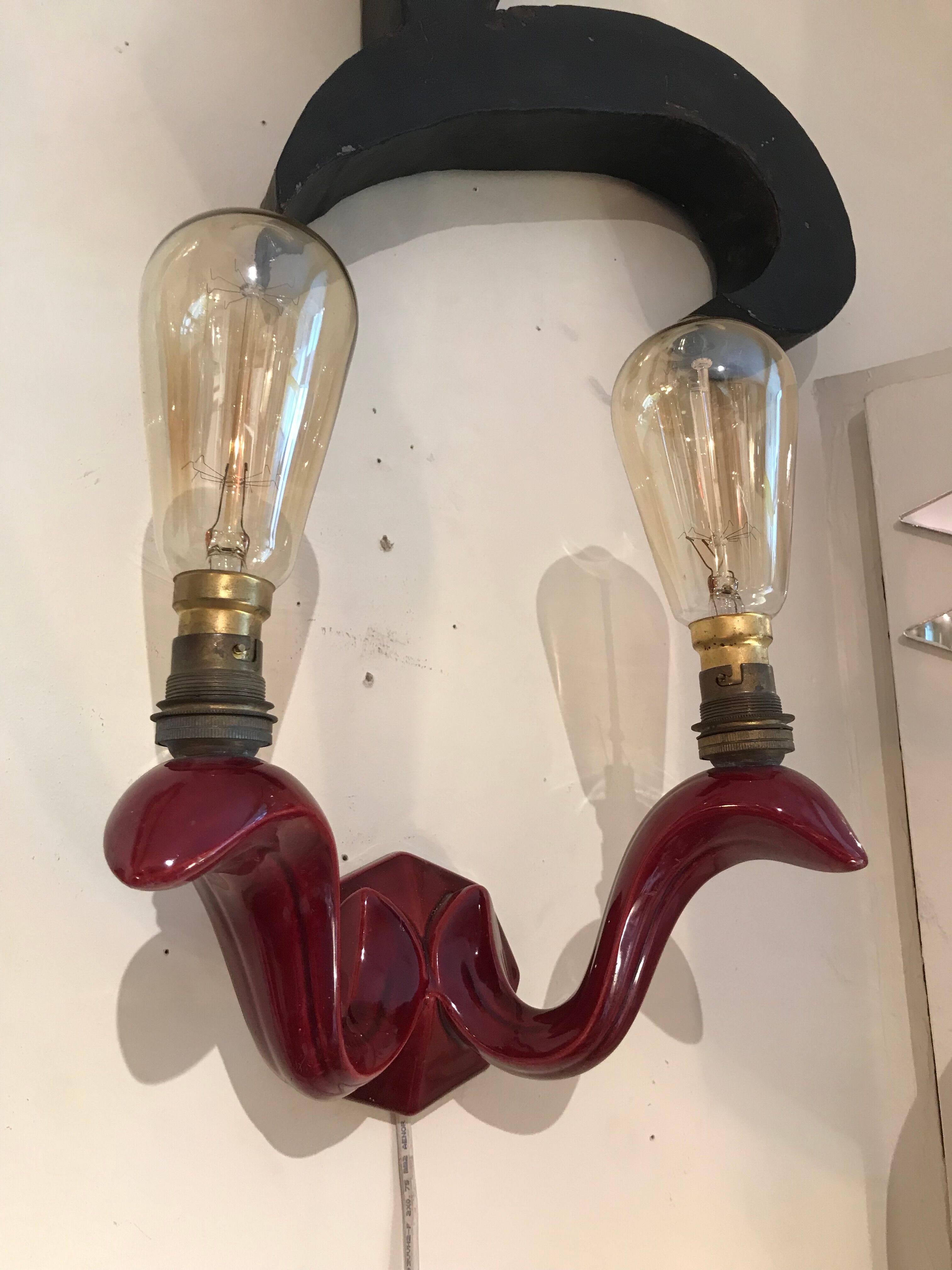 Red ceramic Art Deco wall lamp N2
