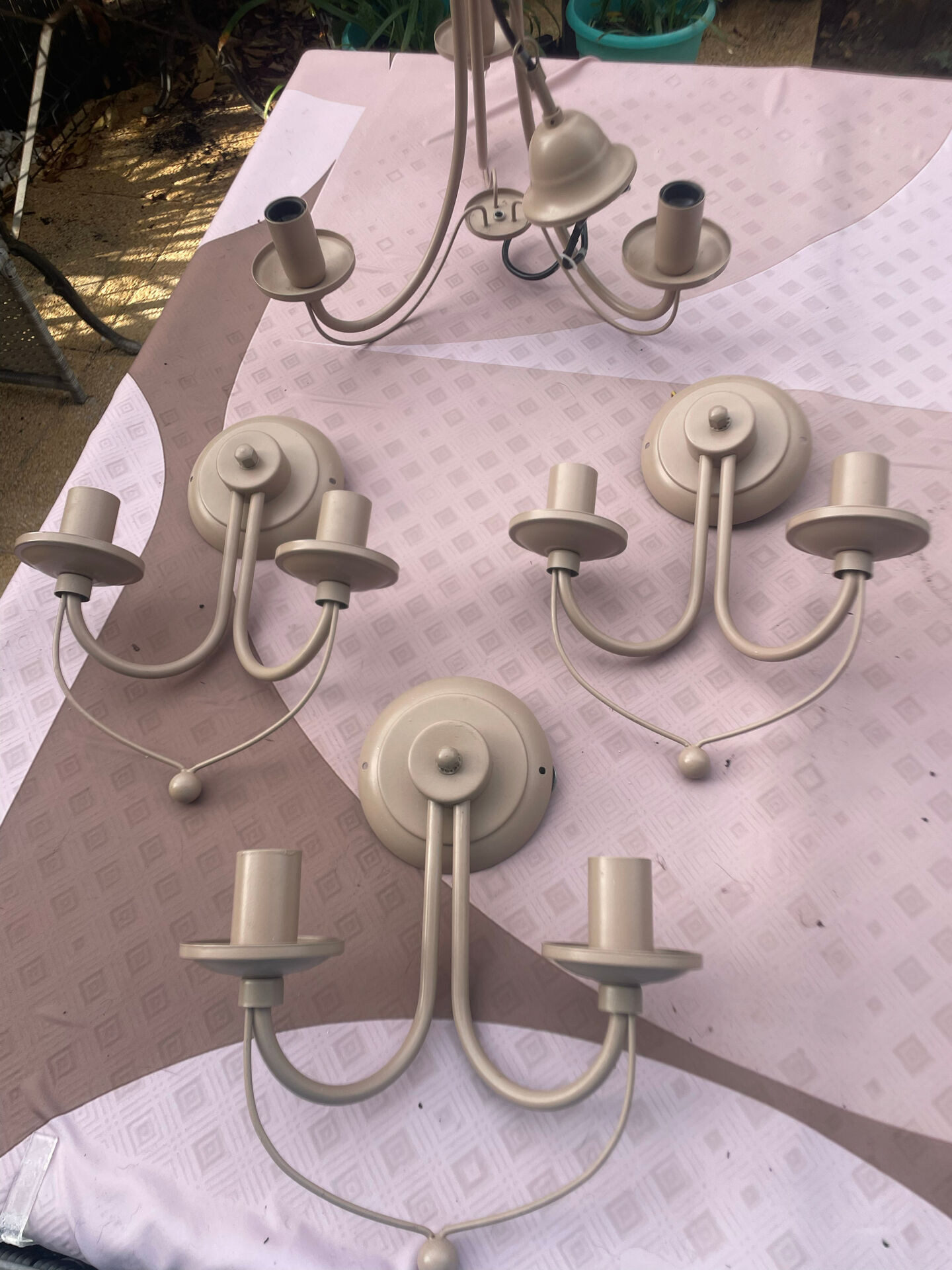 Chandeliers and wall lights