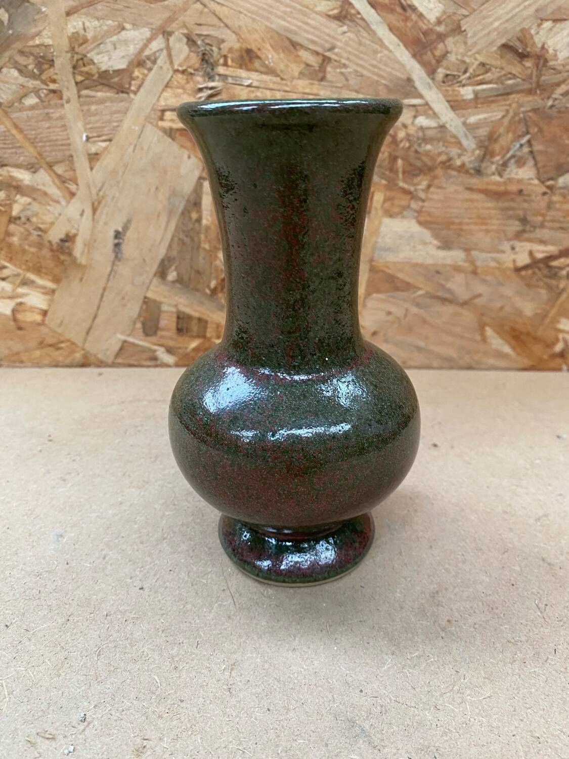 Old vase le cep green & red sandstone made in france vintage